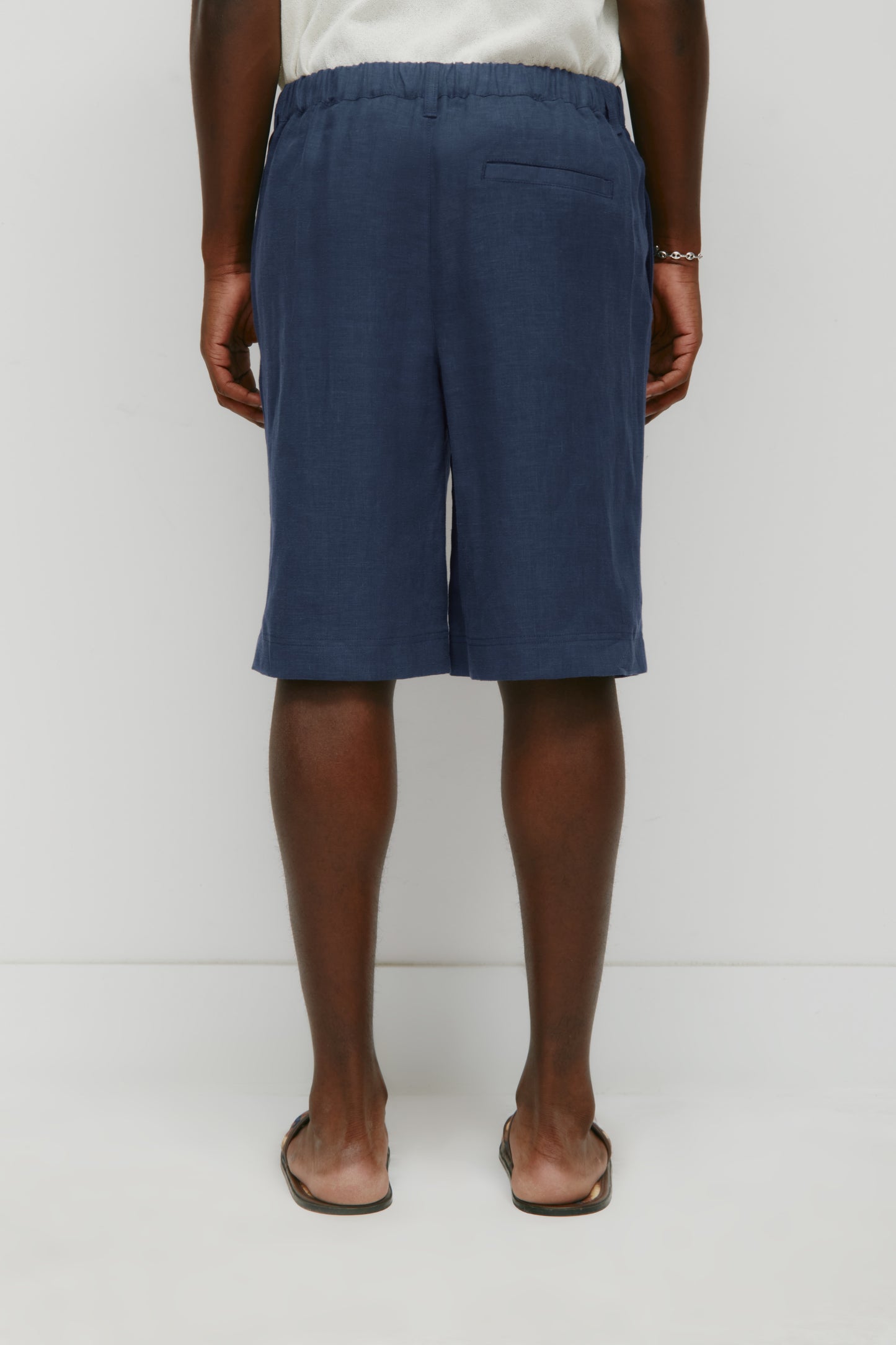Men's Sila Linen Short in Dark Indigo
