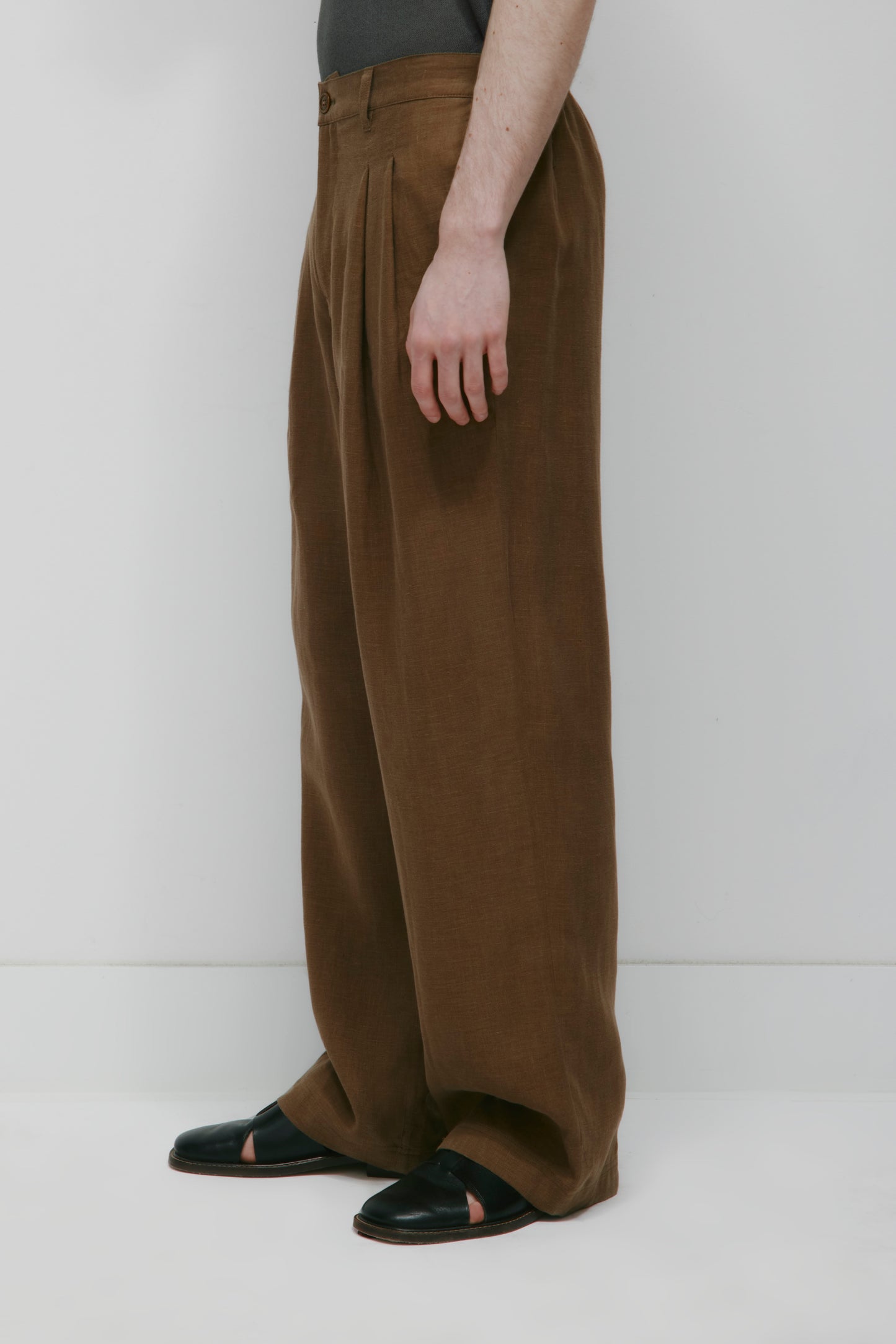 Men's Sila Linen Trouser in Teak