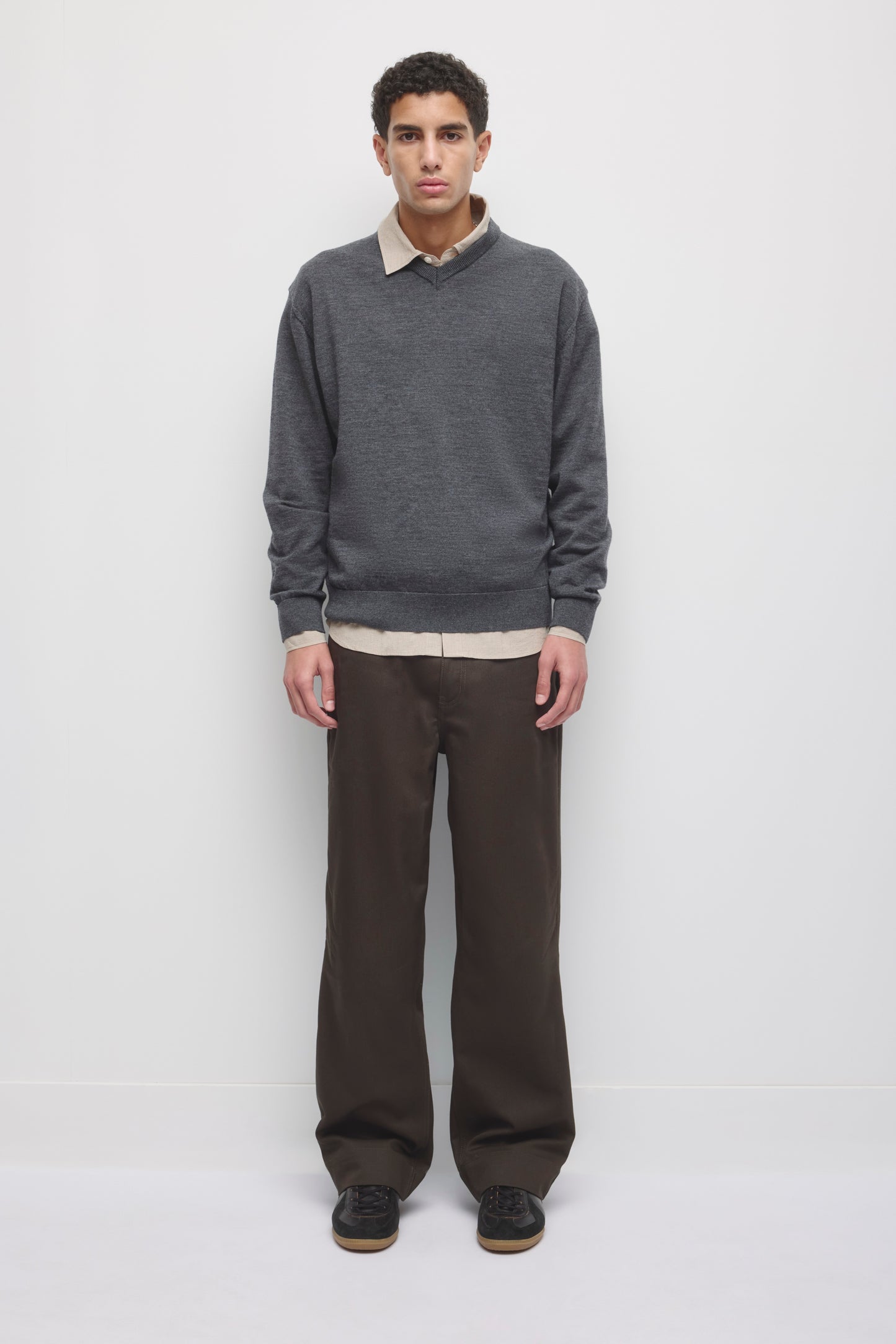 Men's Slouchy Buma Trouser in Charcoal