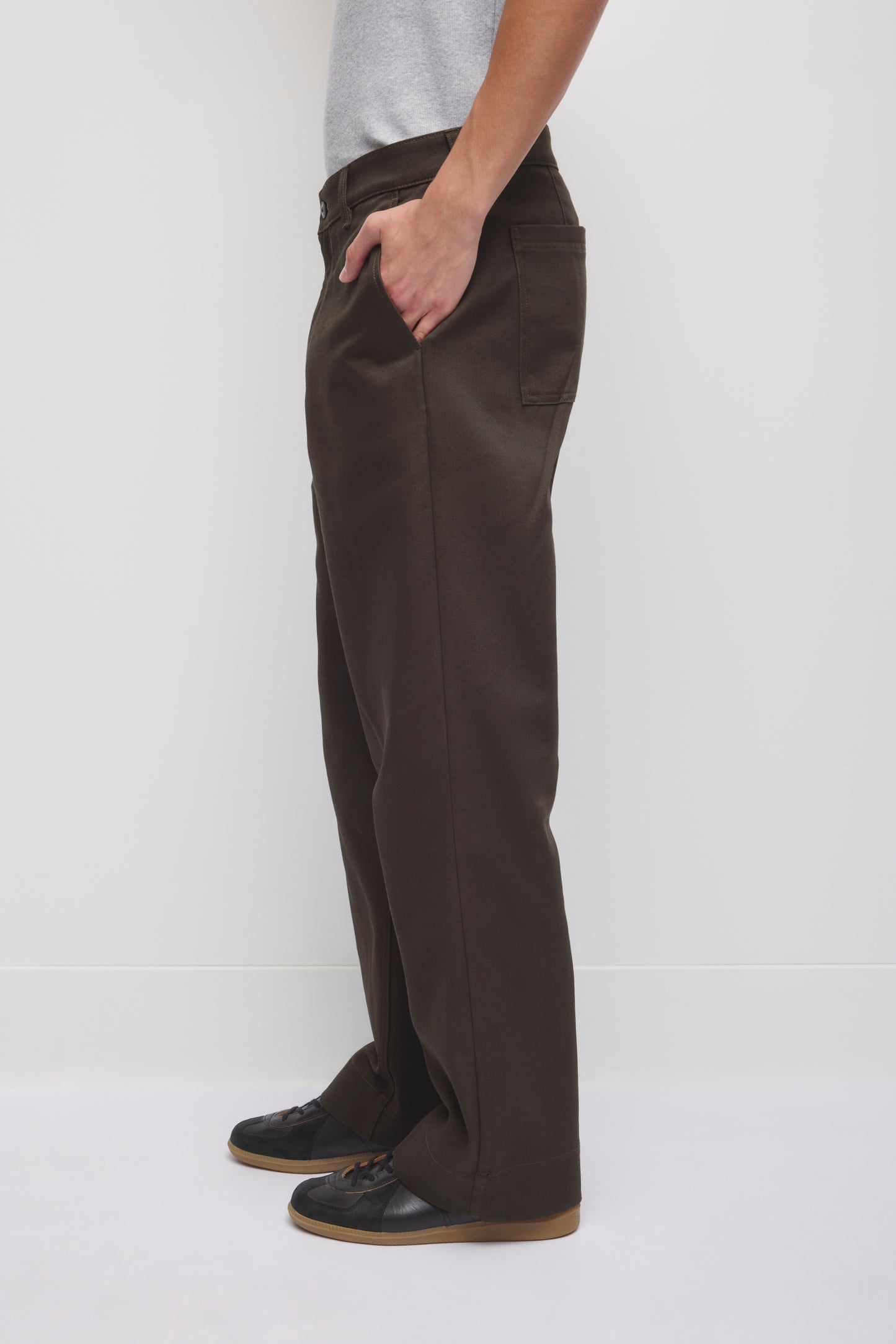 Men's Slouchy Buma Trouser in Charcoal