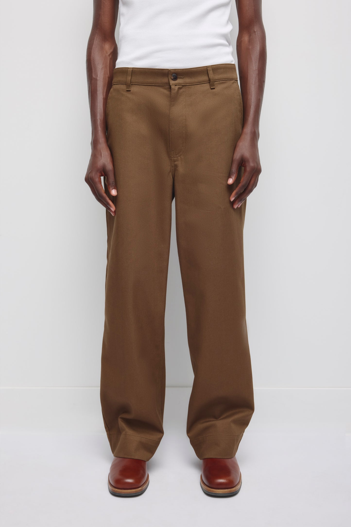 Men's Slouchy Buma Trouser in Walnut