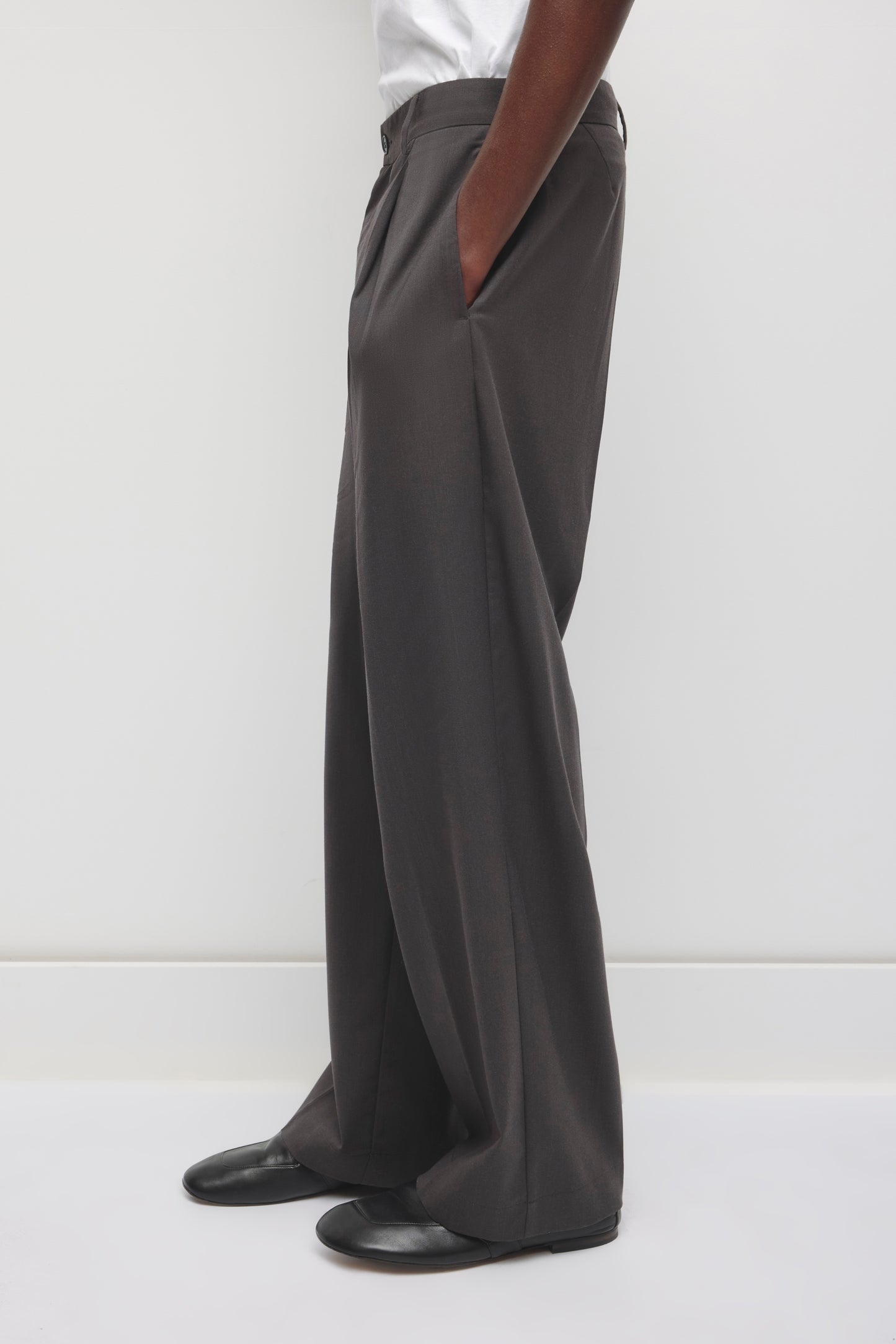 Men's Taym Trouser in Charcoal