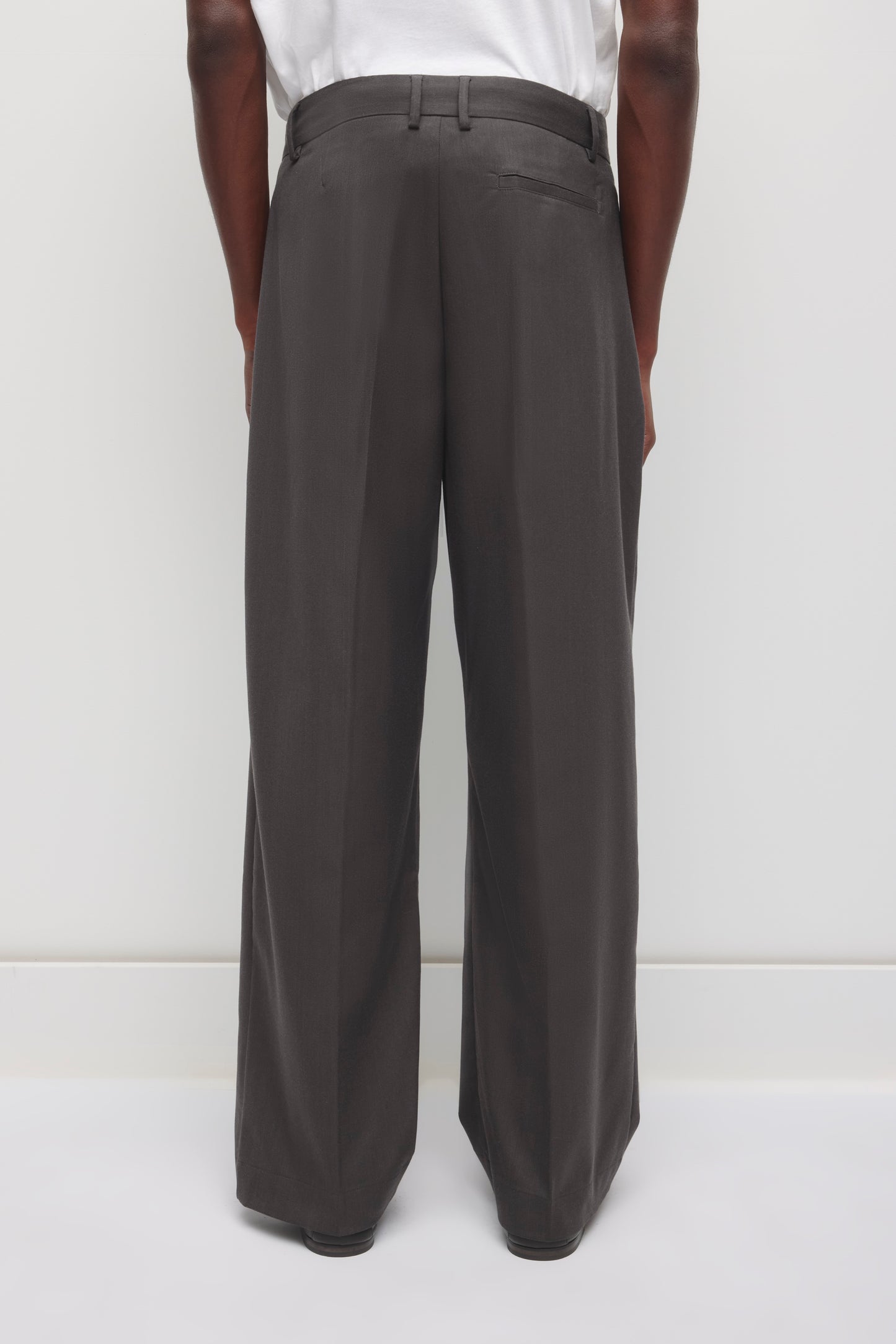 Men's Taym Trouser in Charcoal