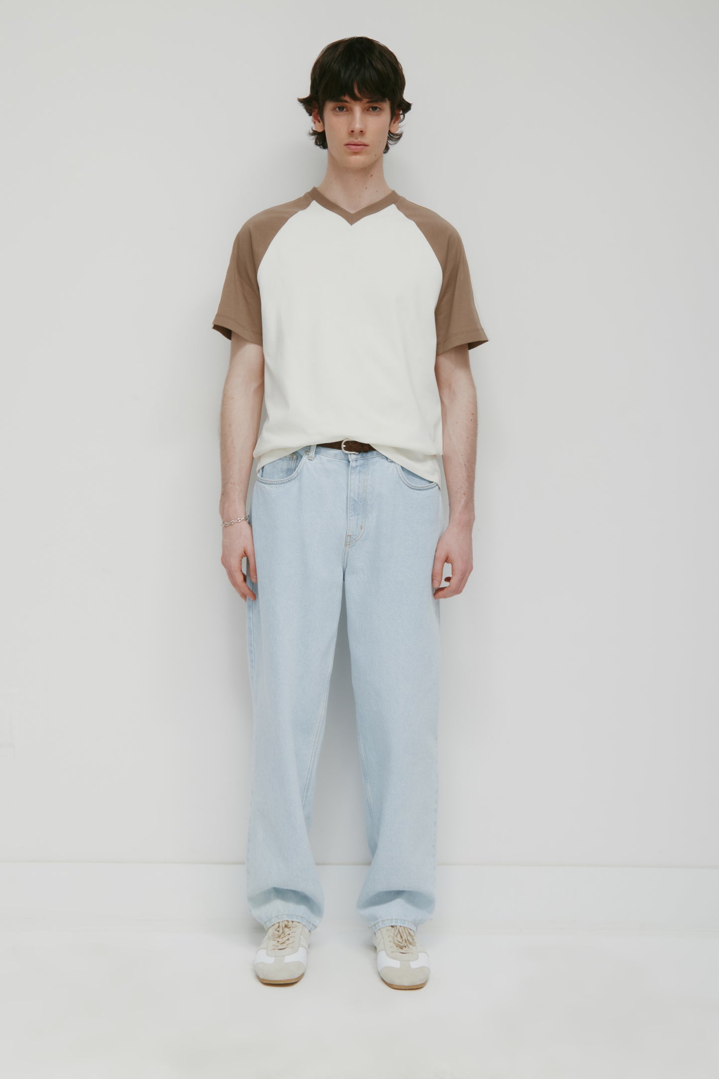Men's Varsity V-Neck in Marshmallow/Taupe