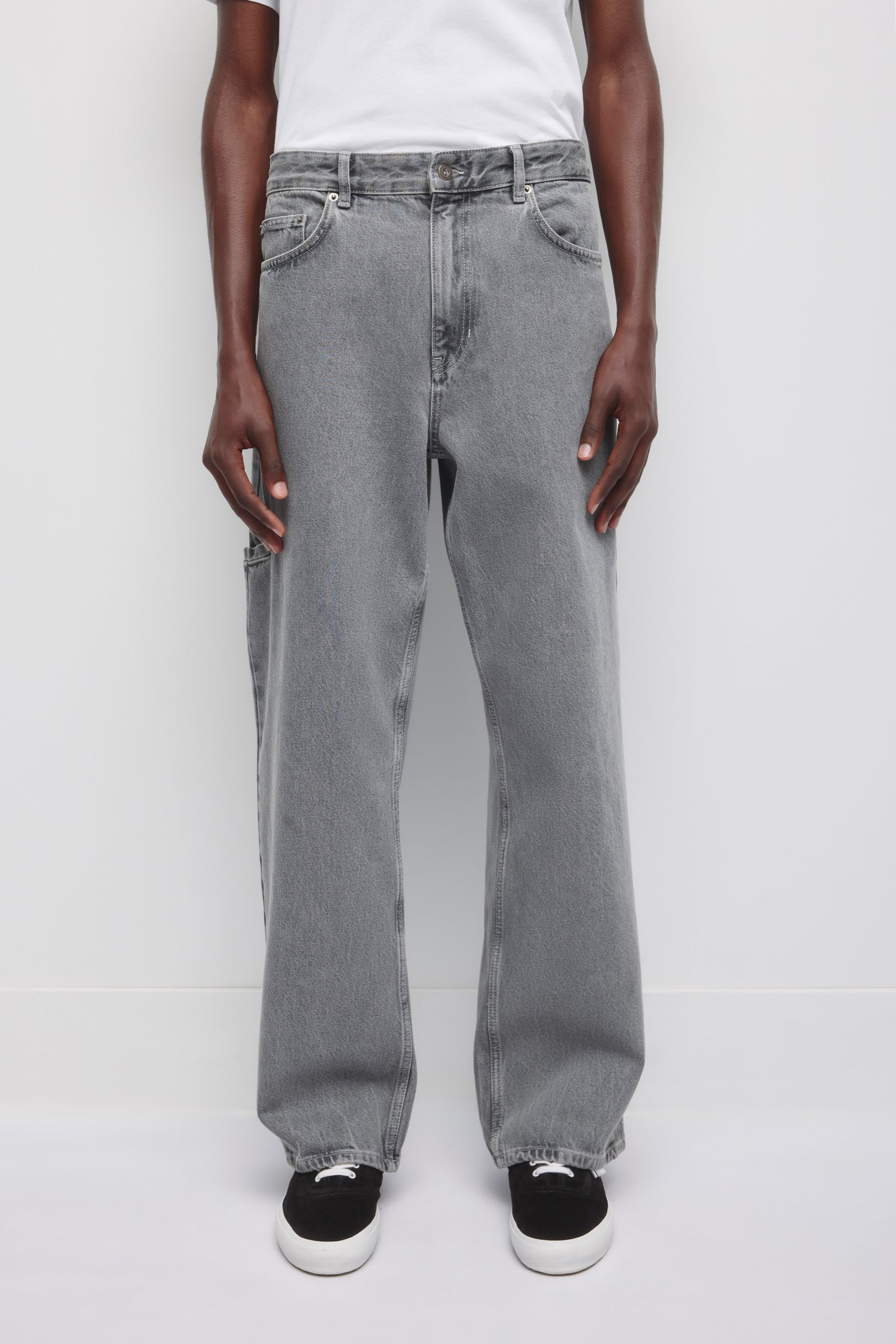 Men's Wadi Denim in Light Grey Wash