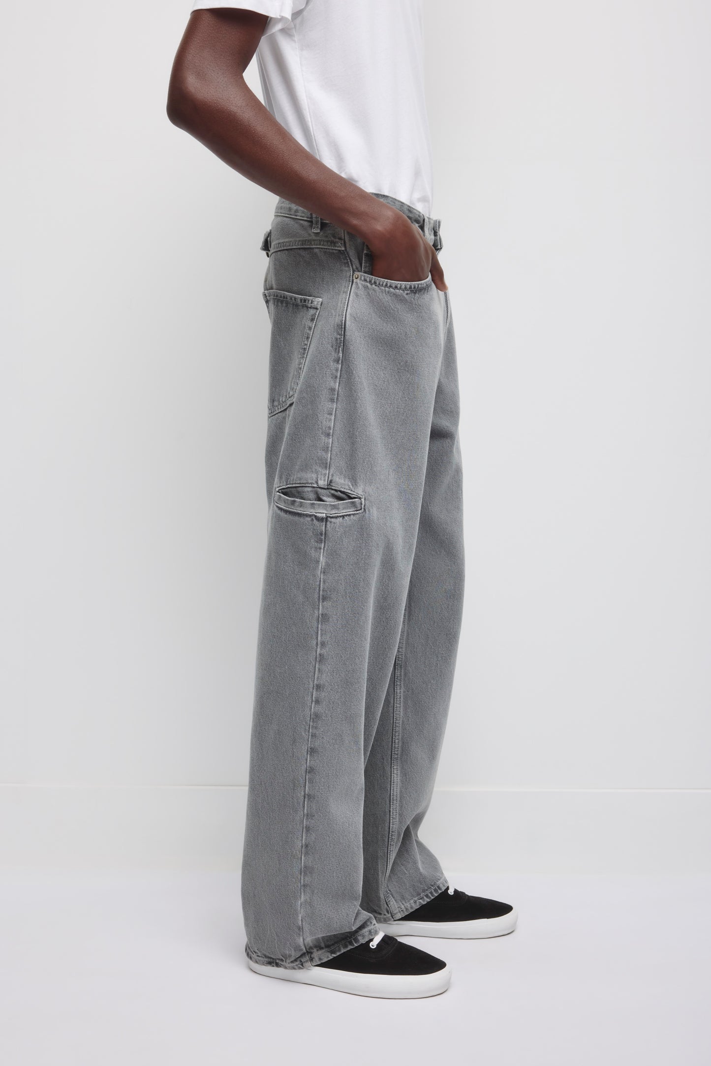 Men's Wadi Denim in Light Grey Wash
