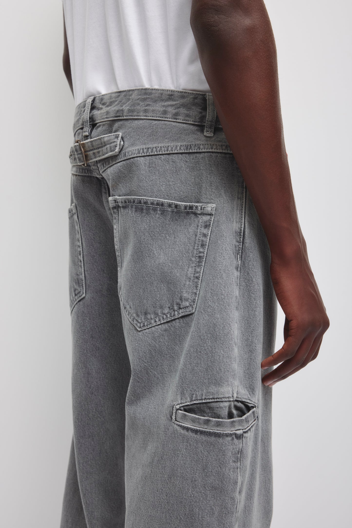 Men's Wadi Denim in Light Grey Wash