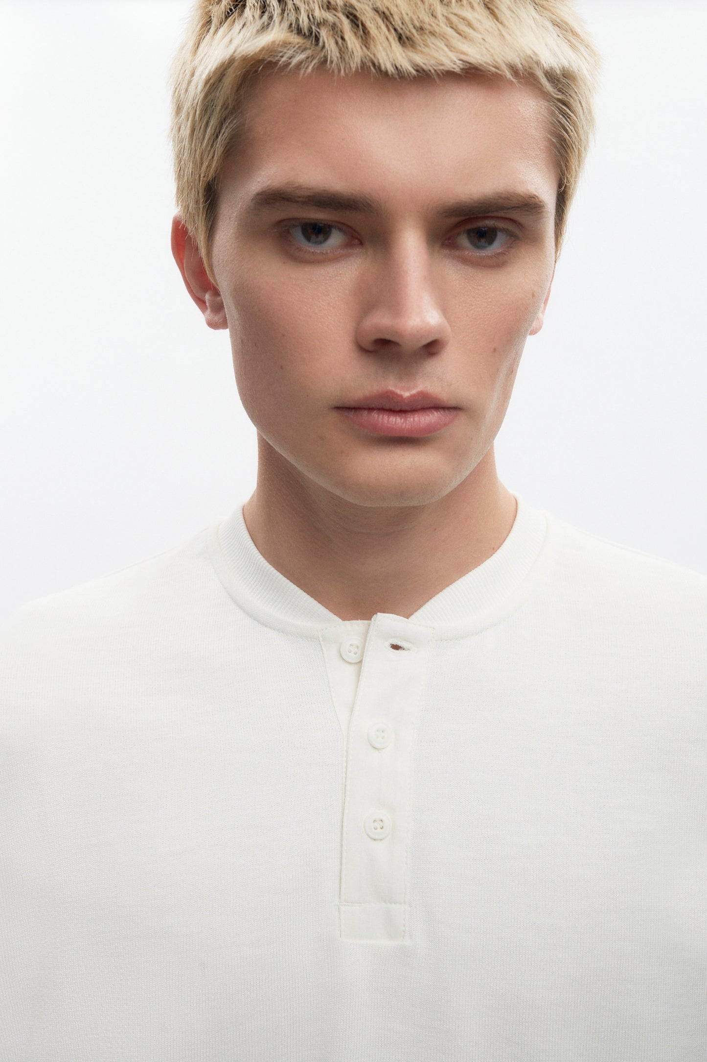 Men's Box Slub Henley in Marshmallow