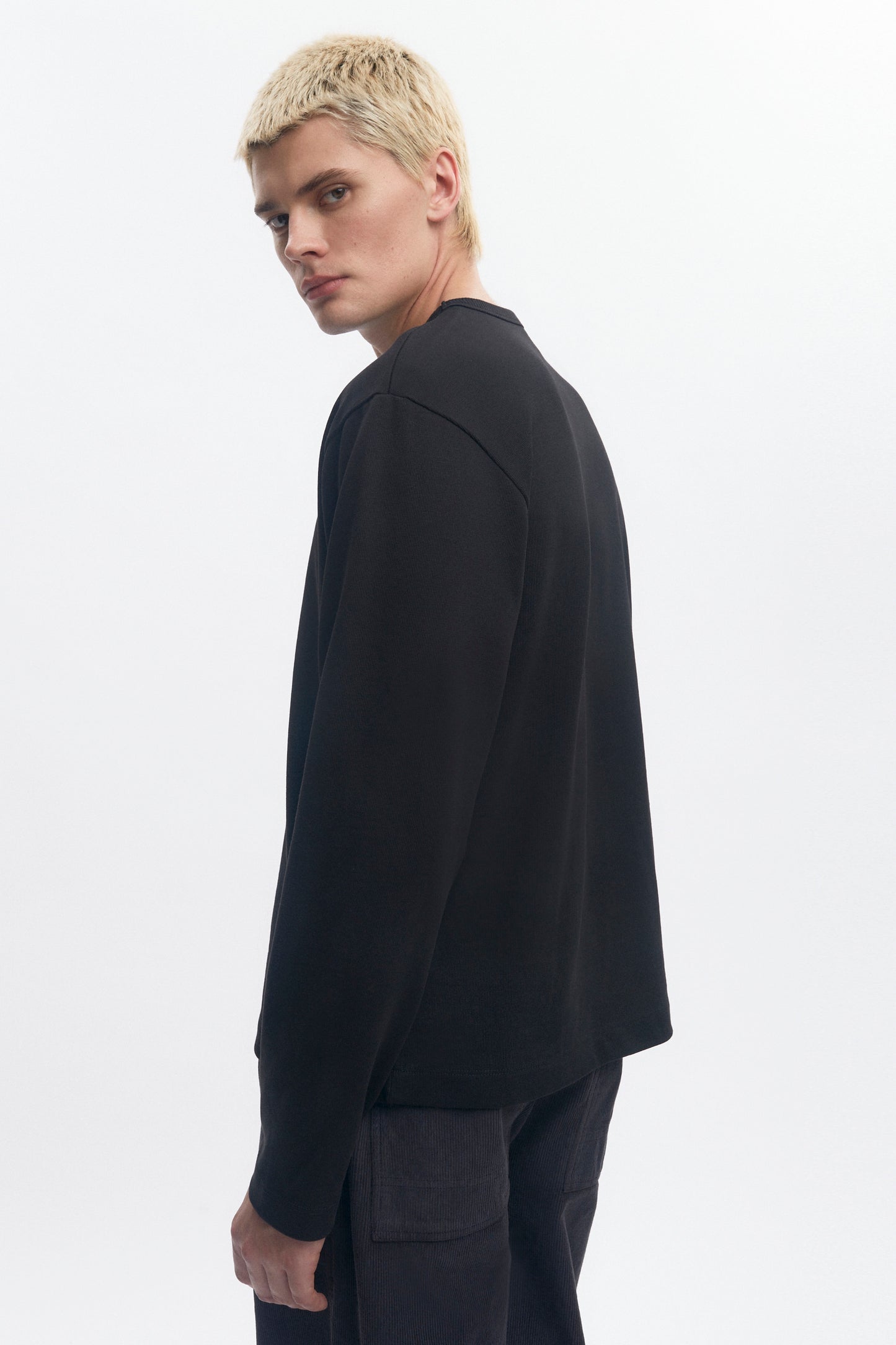 Men's Box Slub Longsleeve in Black