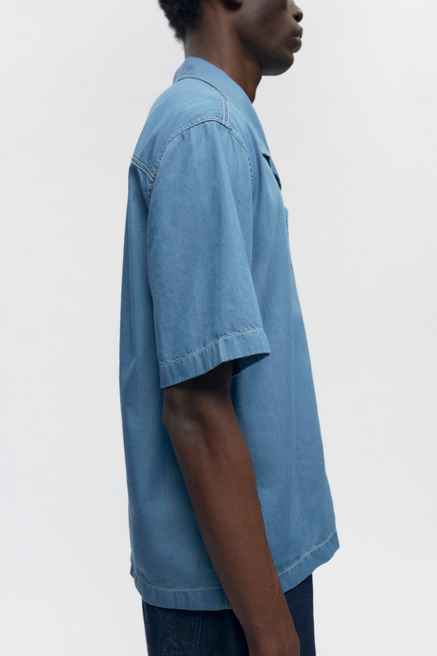 Men's Chambray Camp Shirt in Light Wash