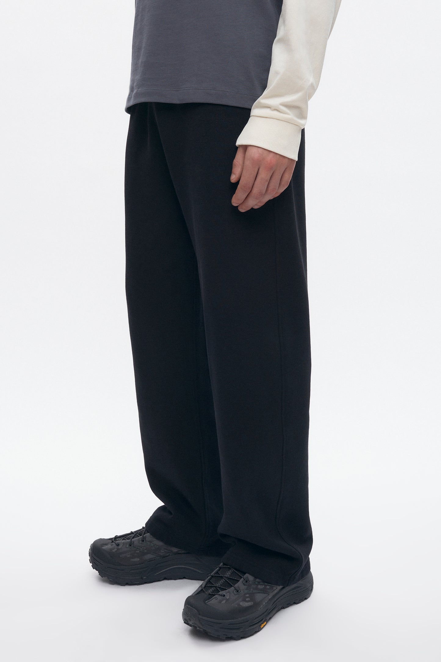 Men's Essential Straight Sweatpant in Black
