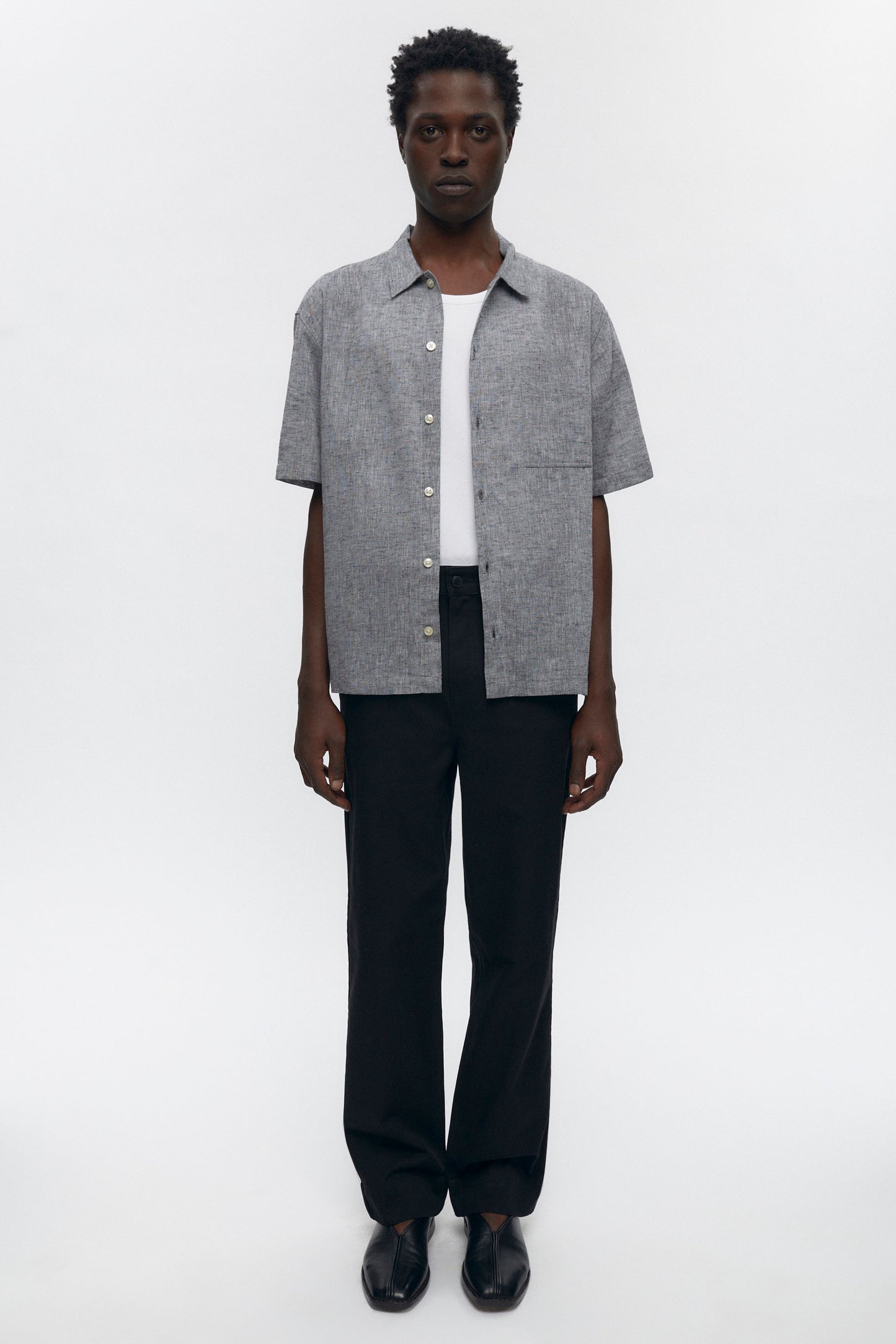 Men's Featherweight Short Sleeve Shirt in Midnight