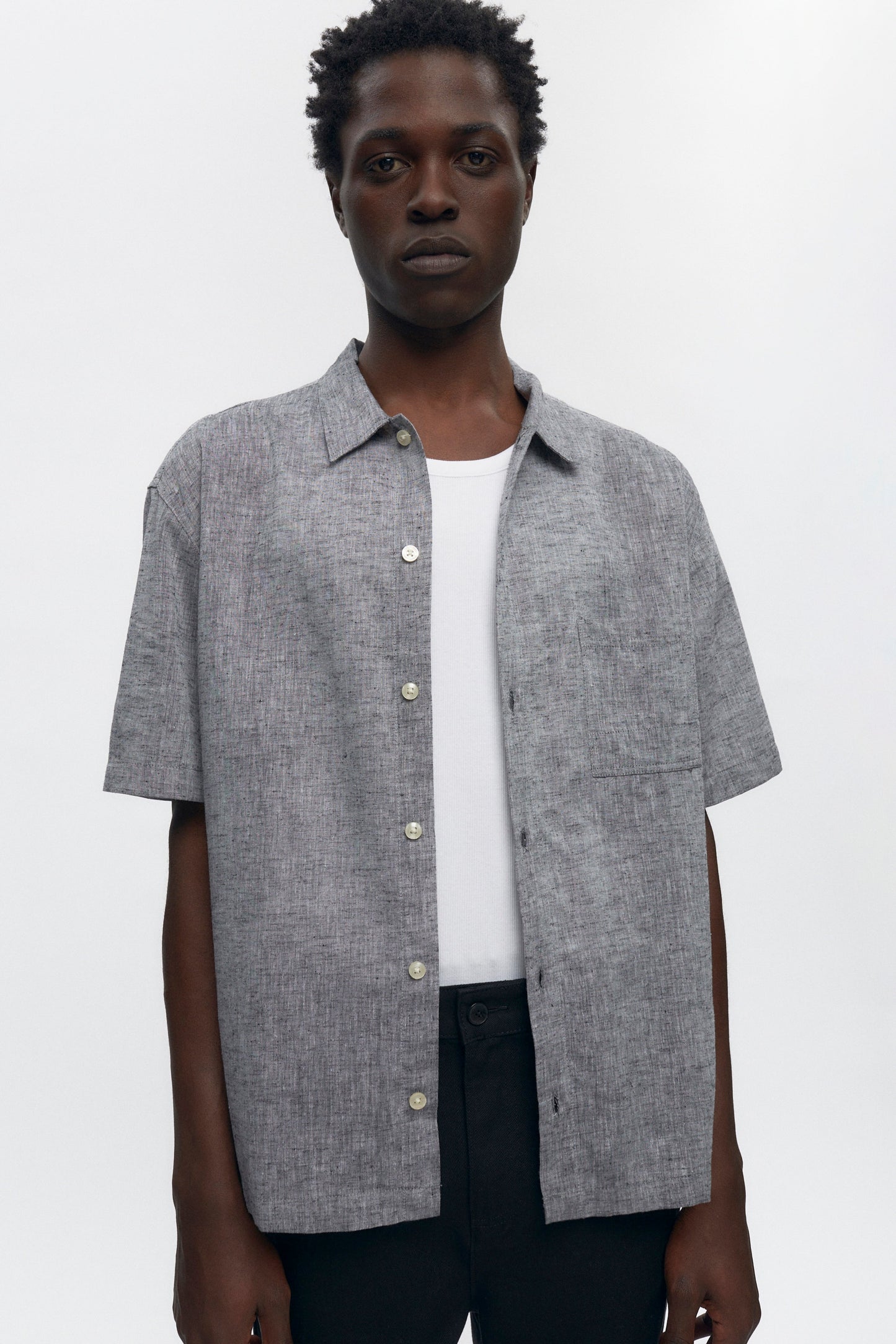 Men's Featherweight Short Sleeve Shirt in Midnight