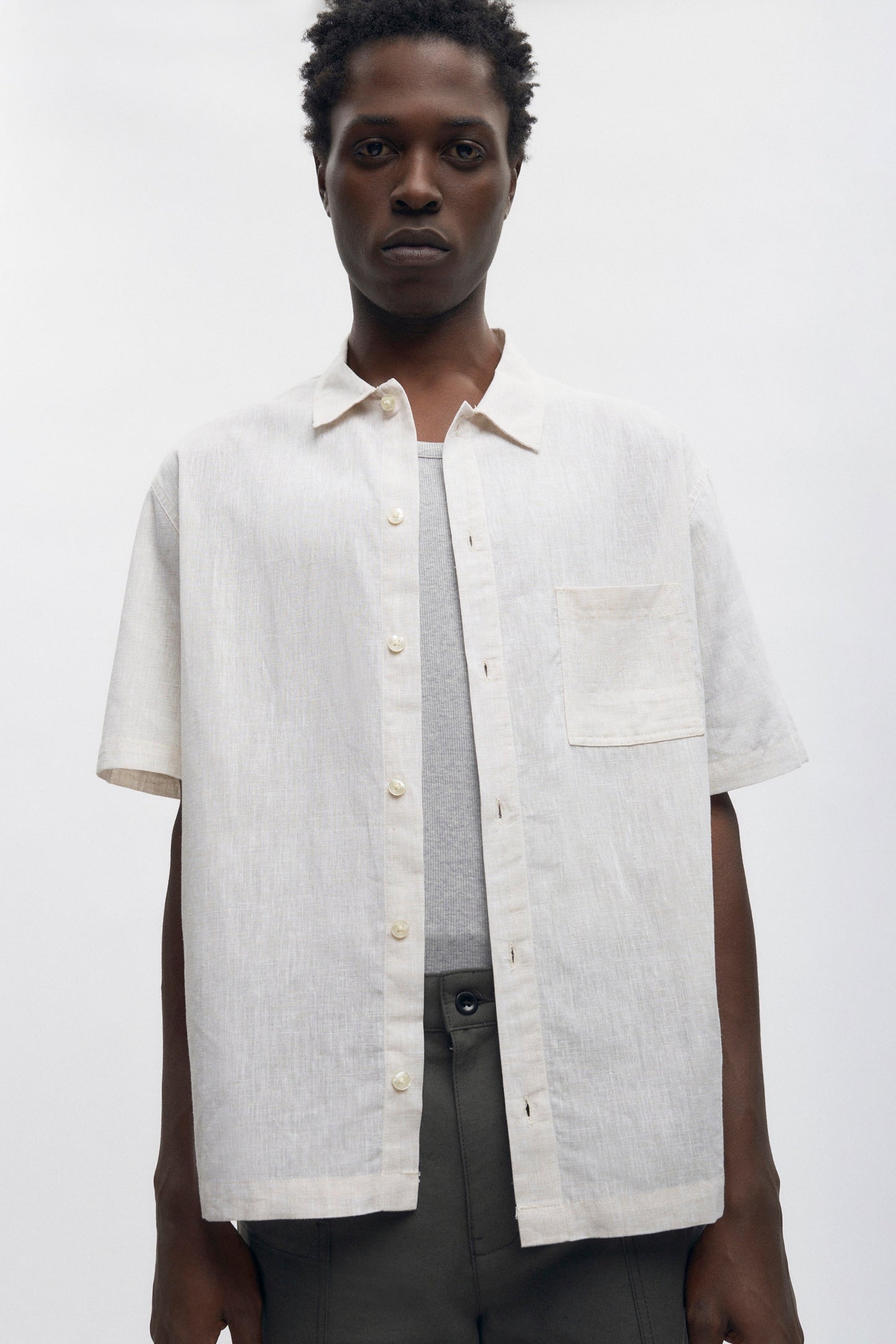 Men's Featherweight Short Sleeve Shirt in Wood Ash