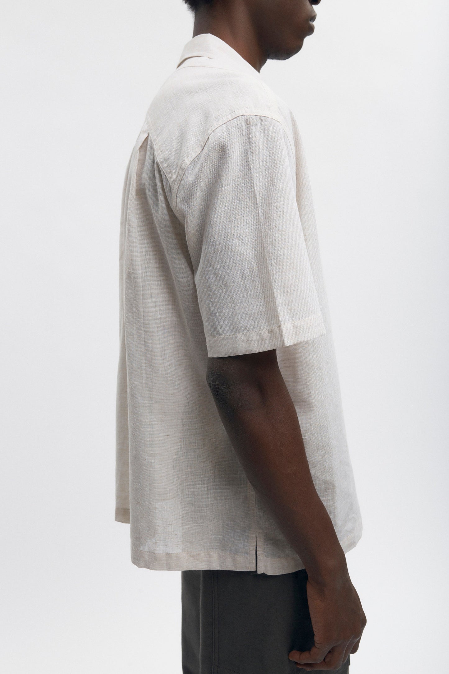 Men's Featherweight Short Sleeve Shirt in Wood Ash