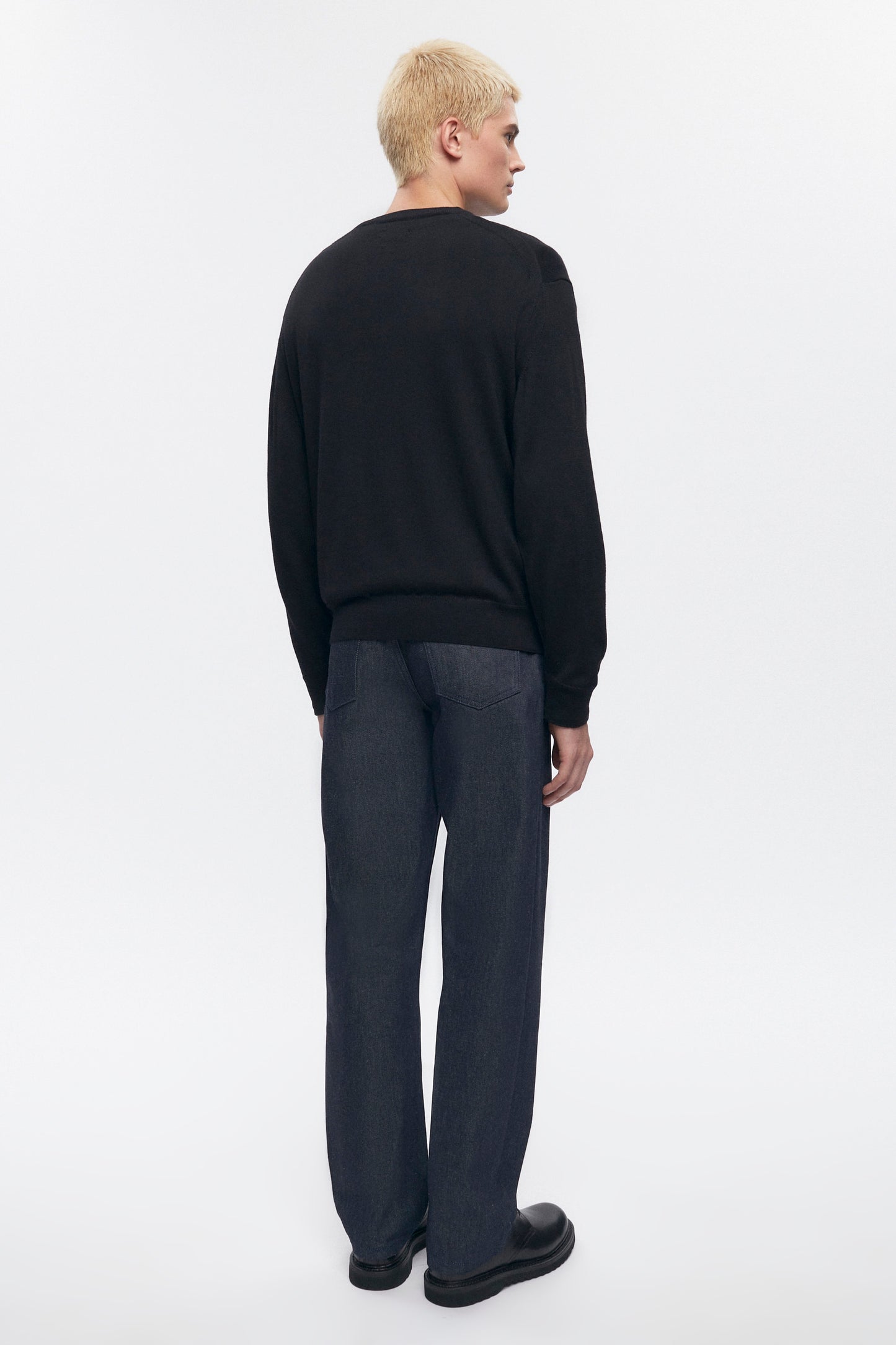 Men's Fine Merino Crewneck Sweater in Black