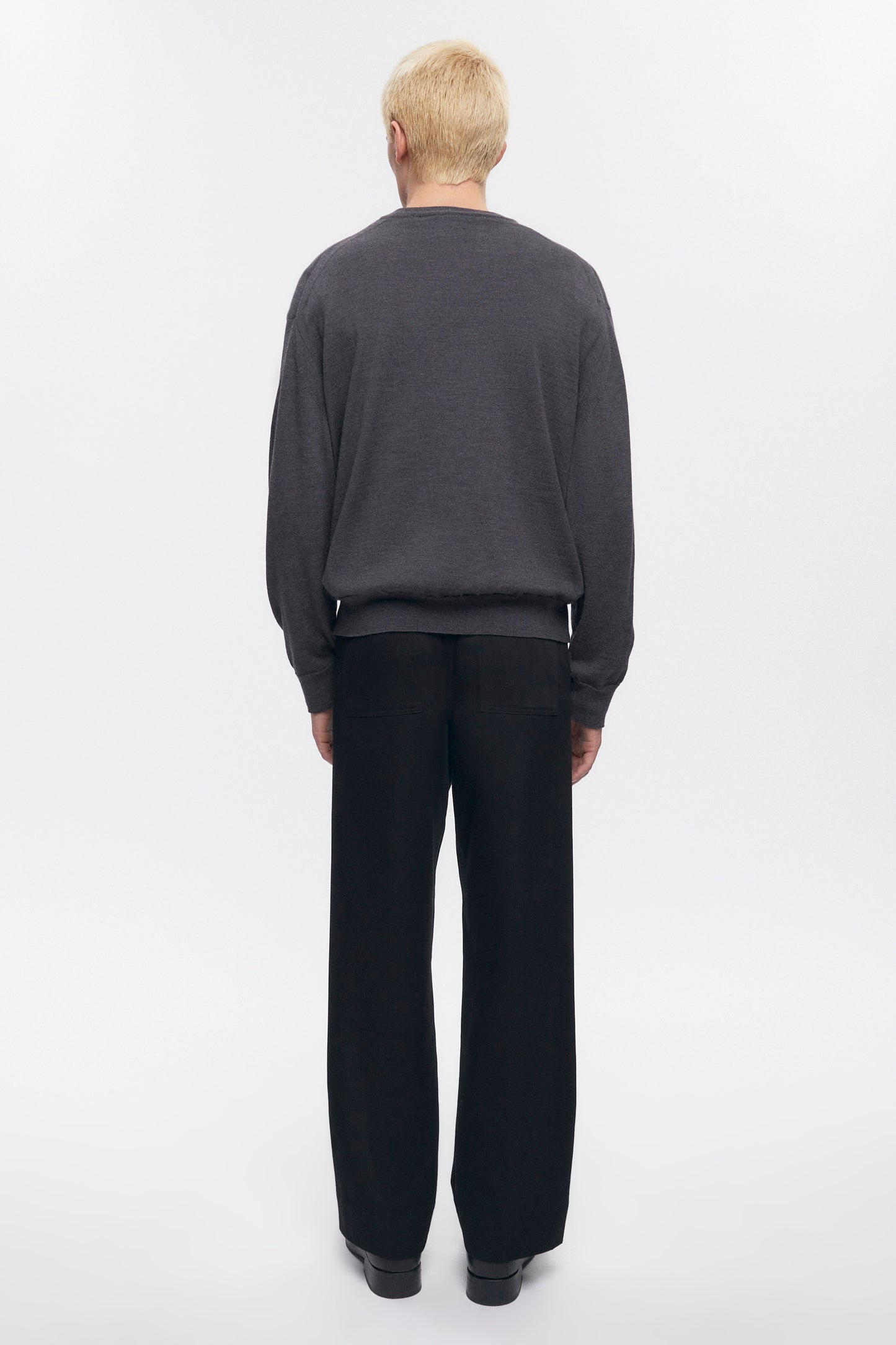 Men's Fine Merino Crewneck Sweater in Charcoal Melange