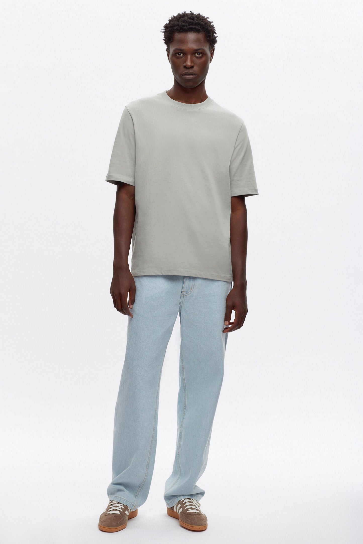 Jonathan is a size Medium and is wearing a Medium.
