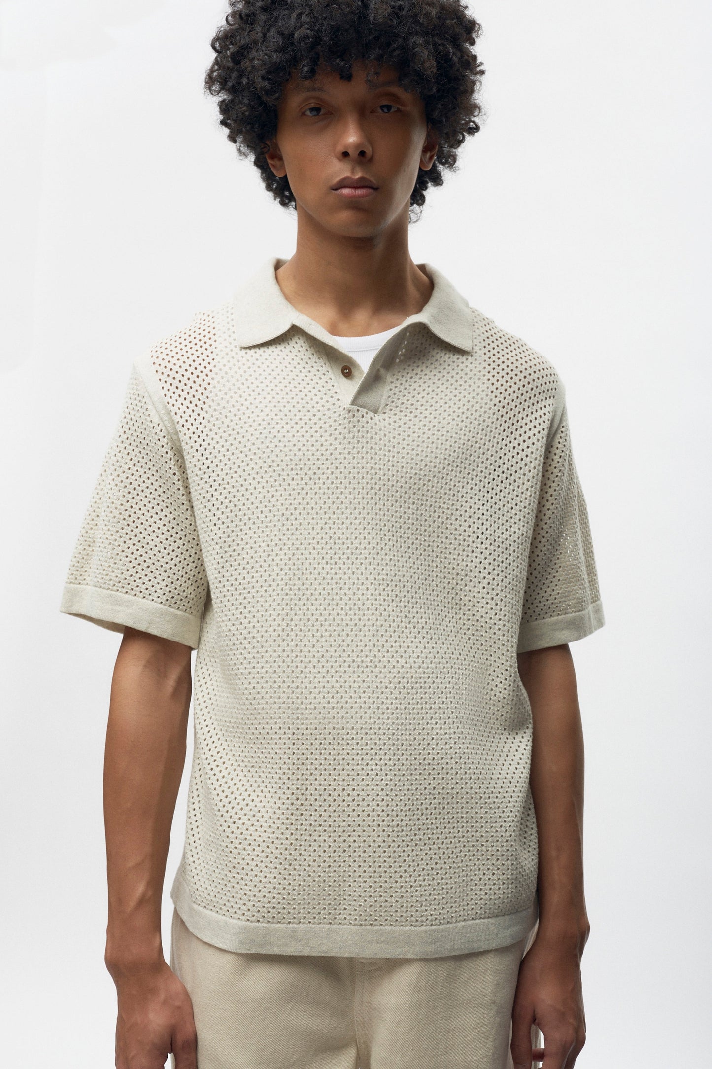 Cameron is 6ft, a regular size M, and wearing size M.