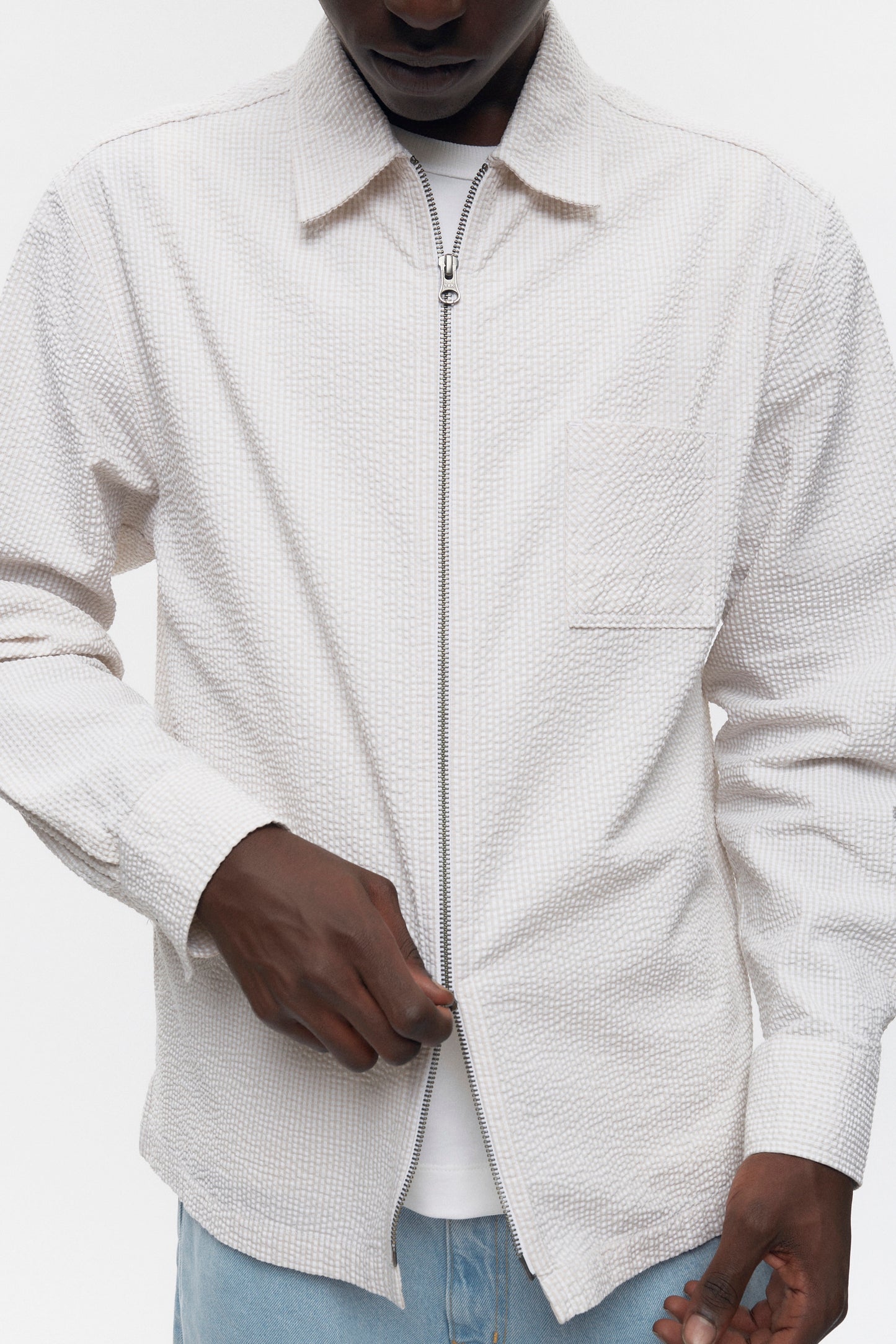 Men's Seersucker Full Zip Shirt in Fog/White
