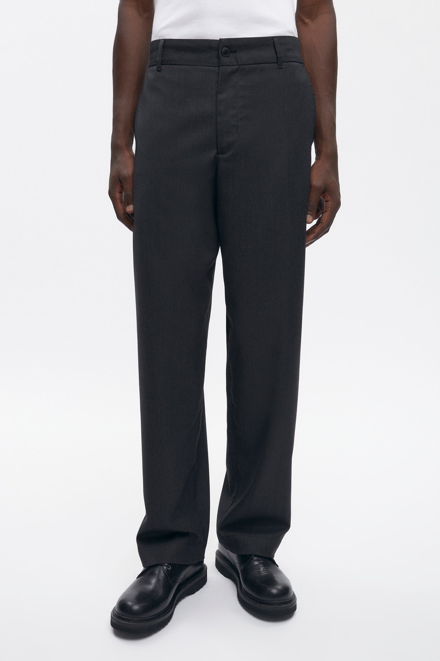 Men's Wool Trouser in Charcoal