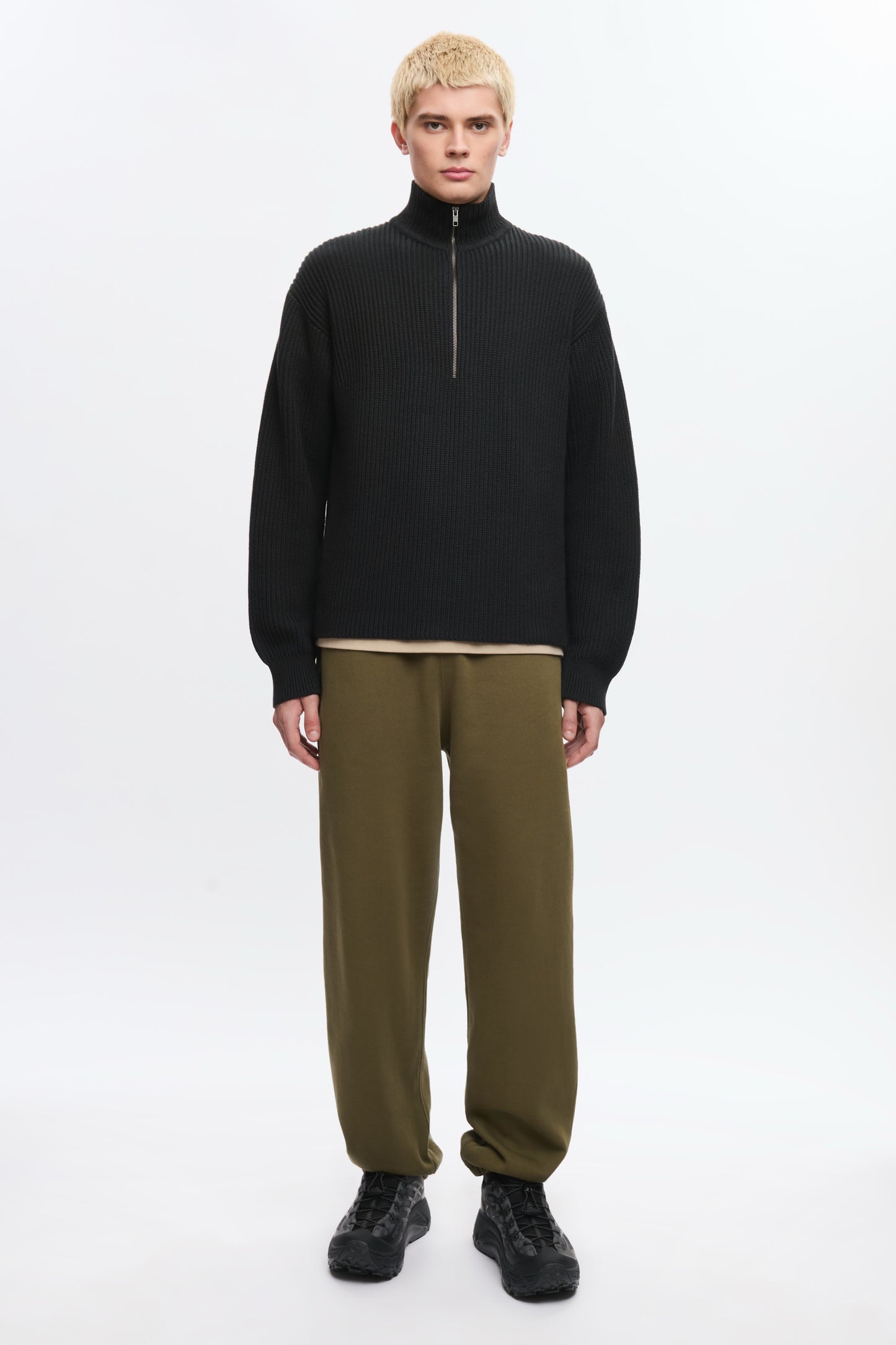 Men's Essential Sweatpant in Olive