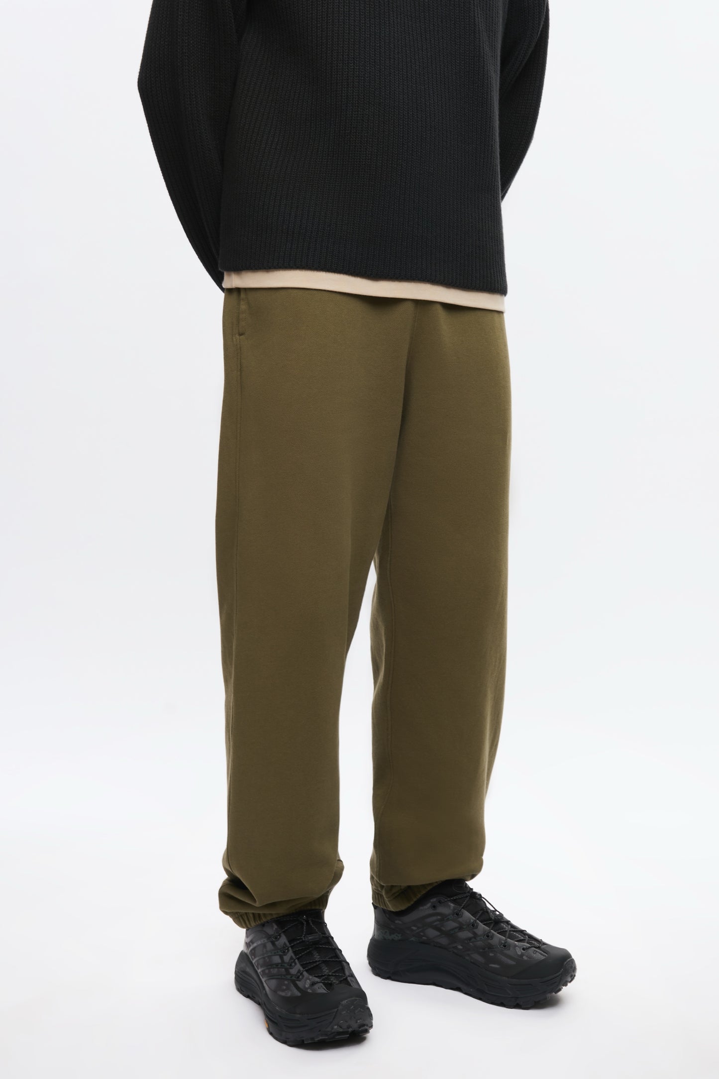 Men's Essential Sweatpant in Olive