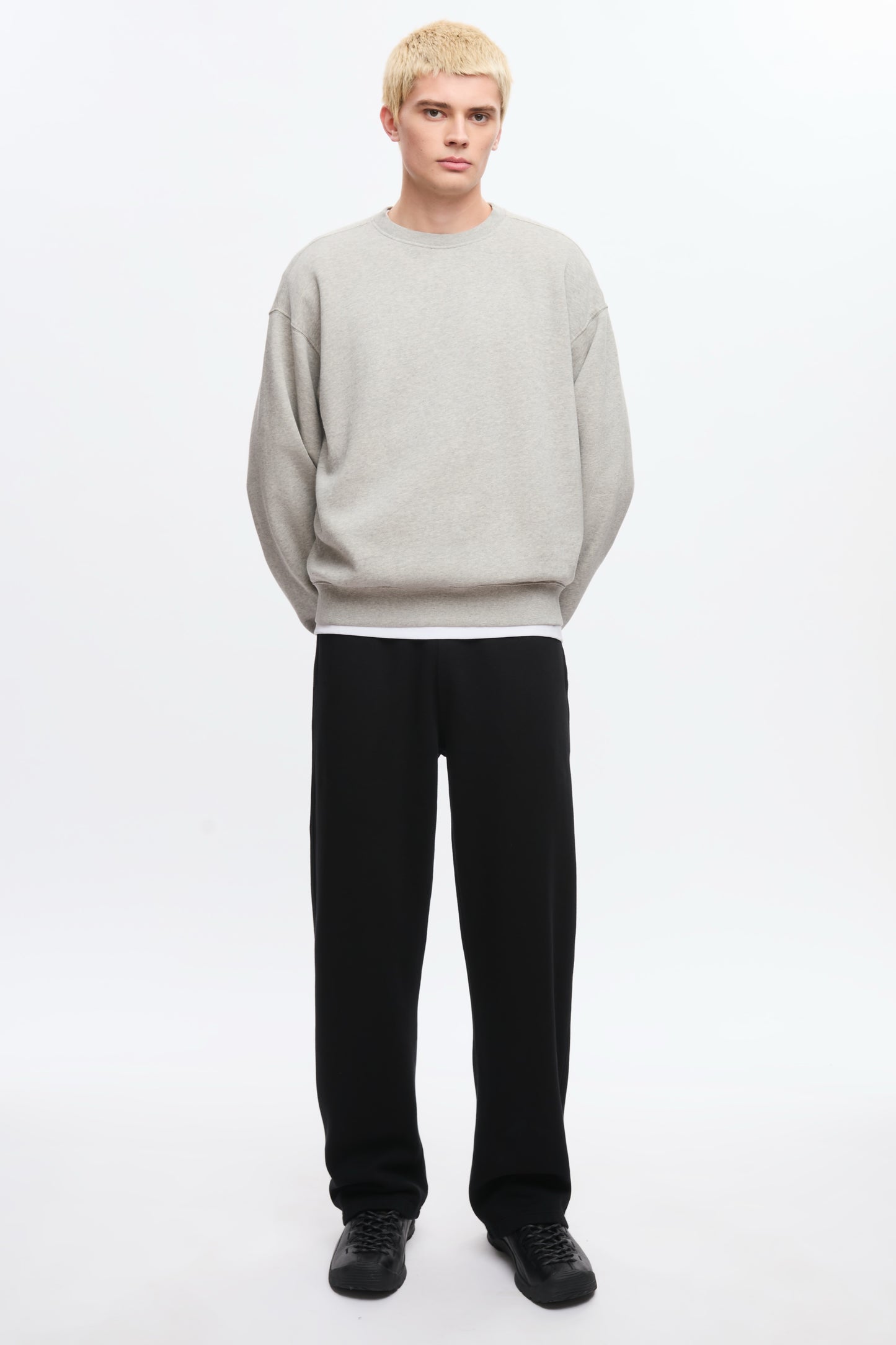 Men's Essential Sweatshirt in Heather Grey