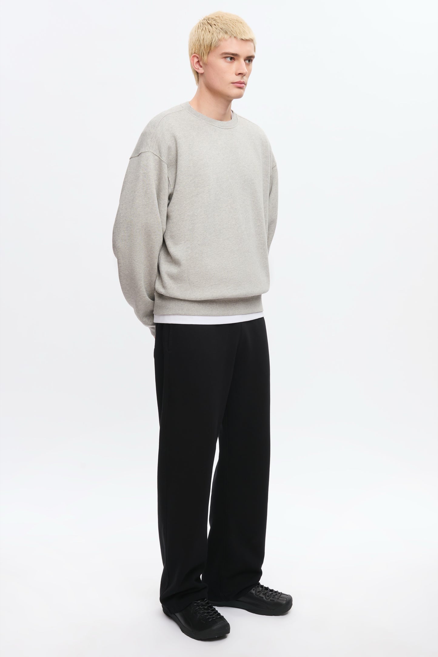 Men's Essential Sweatshirt in Heather Grey