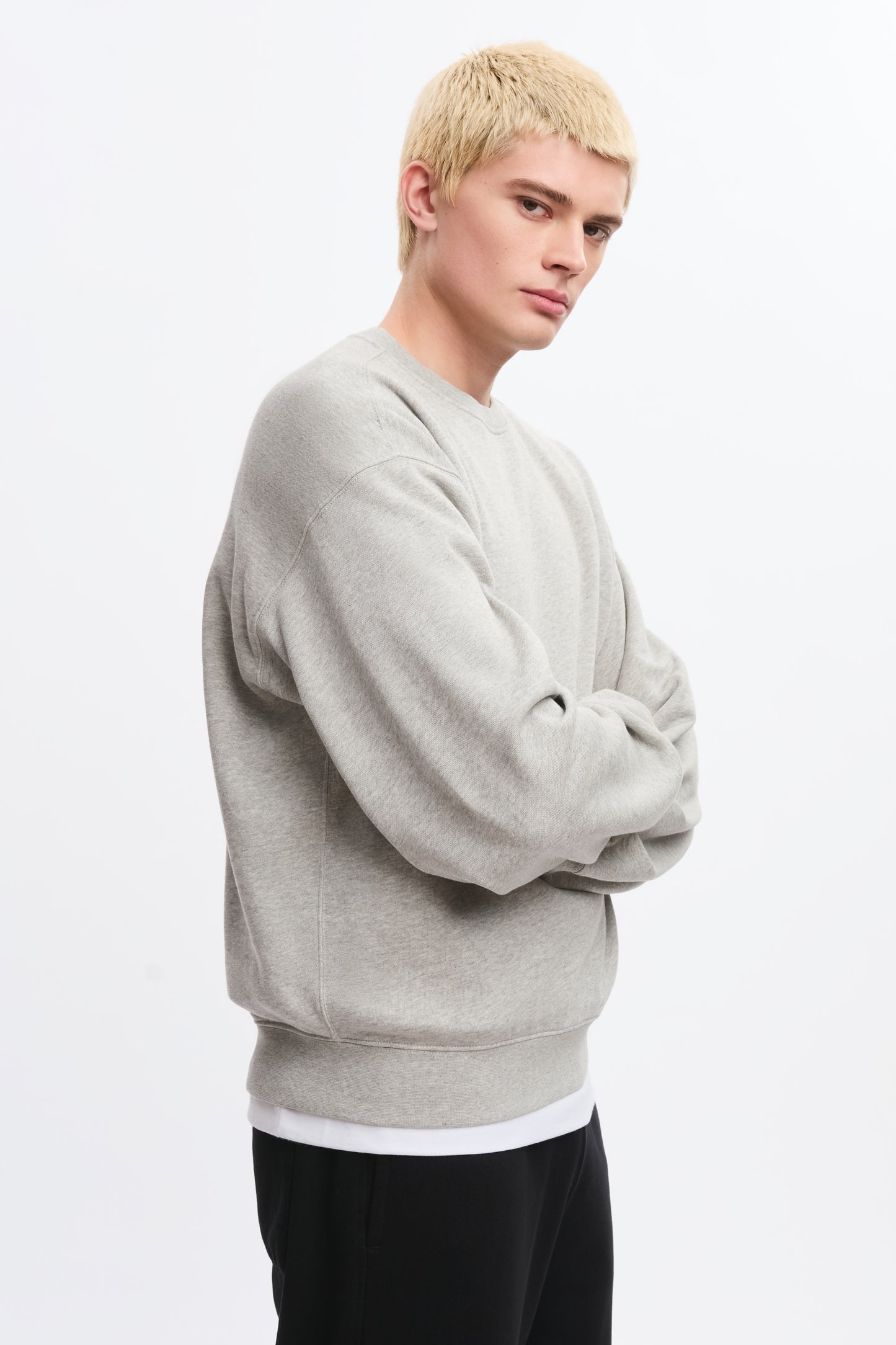 Men's Essential Sweatshirt in Heather Grey