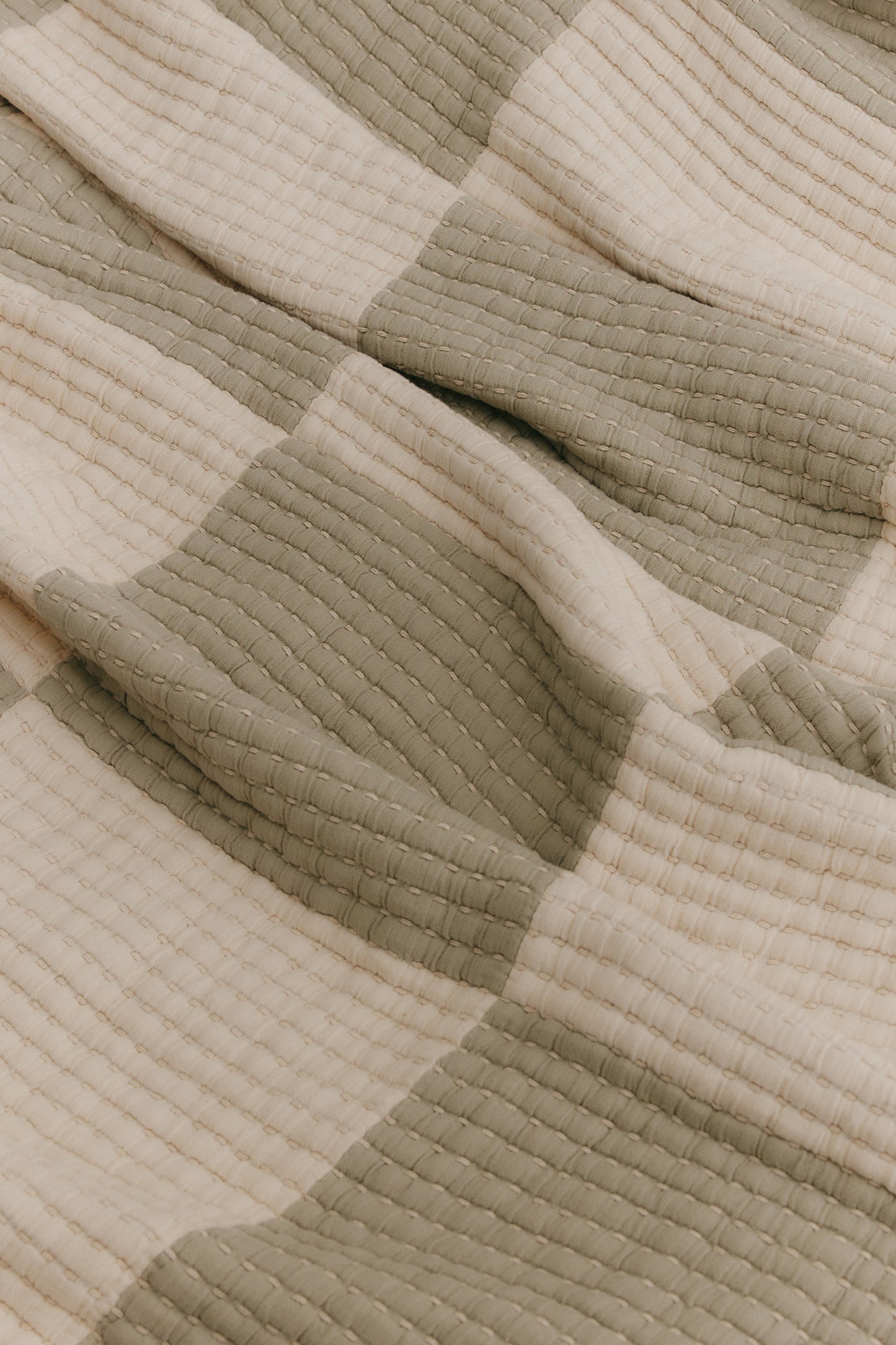 Patchwork Quilted Comforter in Natural/Sage