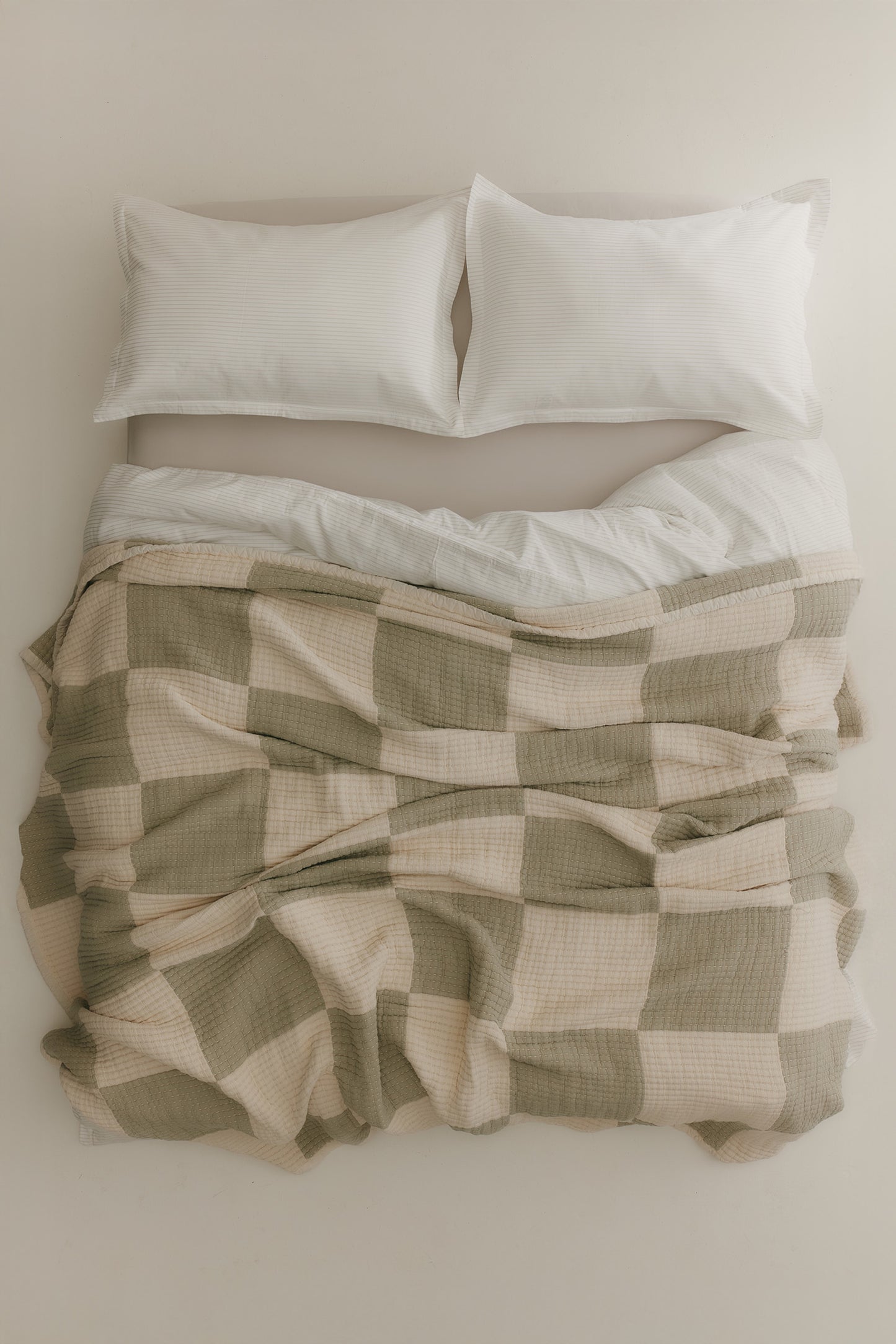 Patchwork Quilted Comforter in Natural/Sage