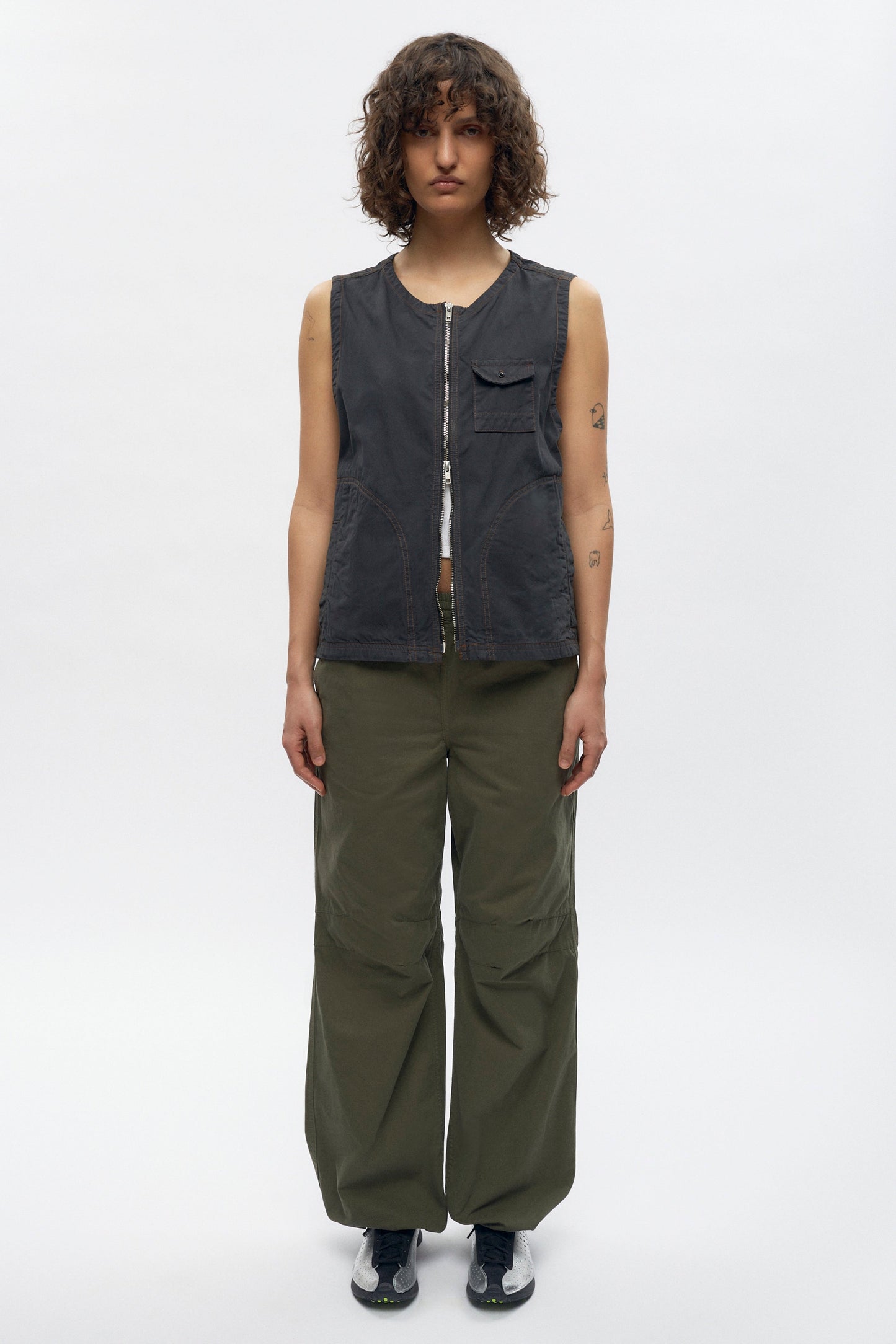Francis is 5ft 9.5in, a regular size XS and wearing an XS.