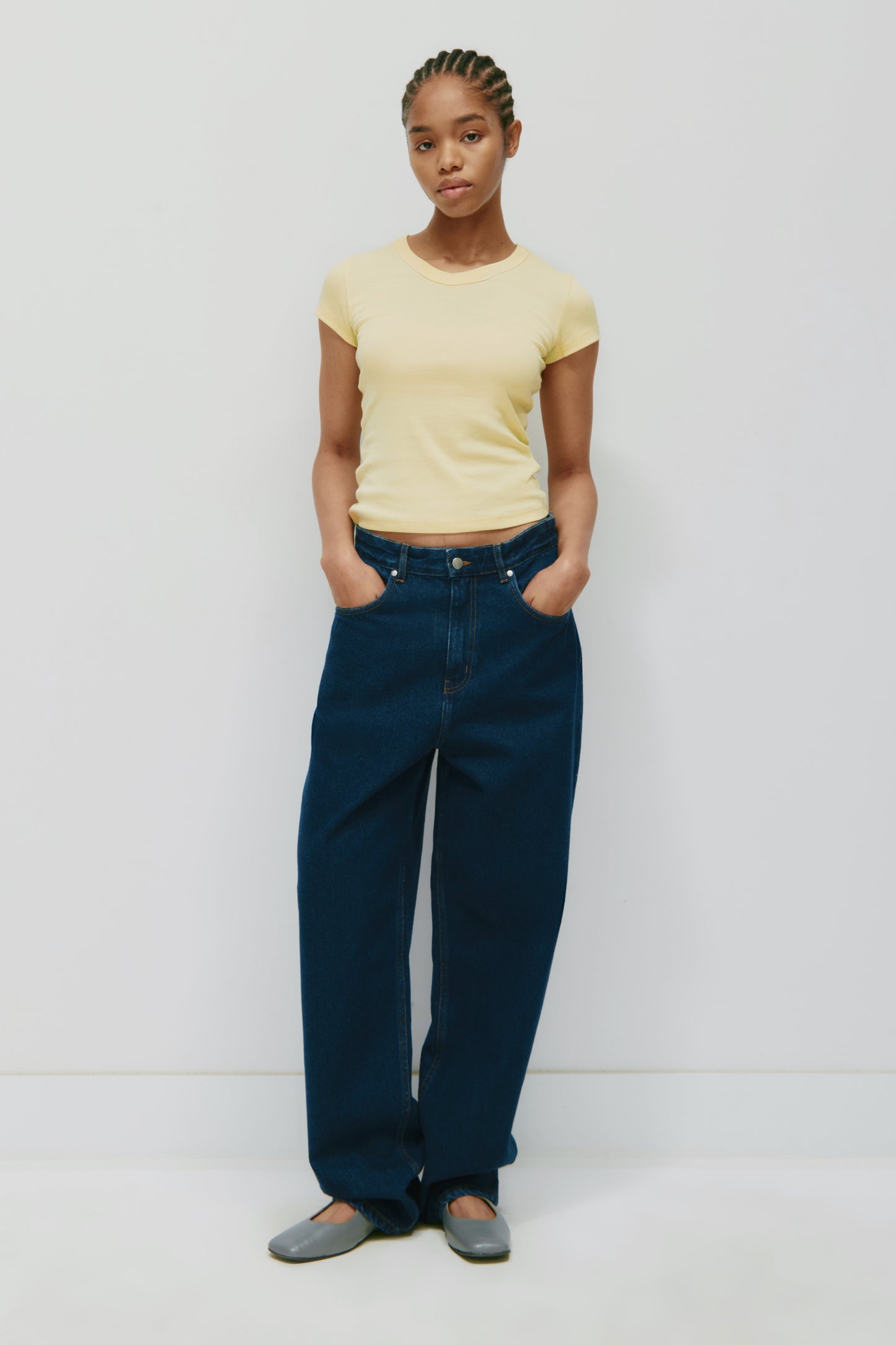 Unisex Antifit Denim in Dark Wash
