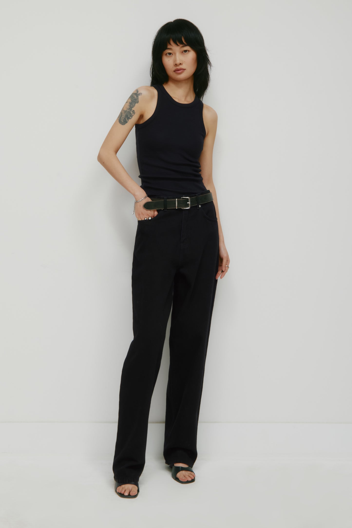 Unisex Antifit Denim in Black
