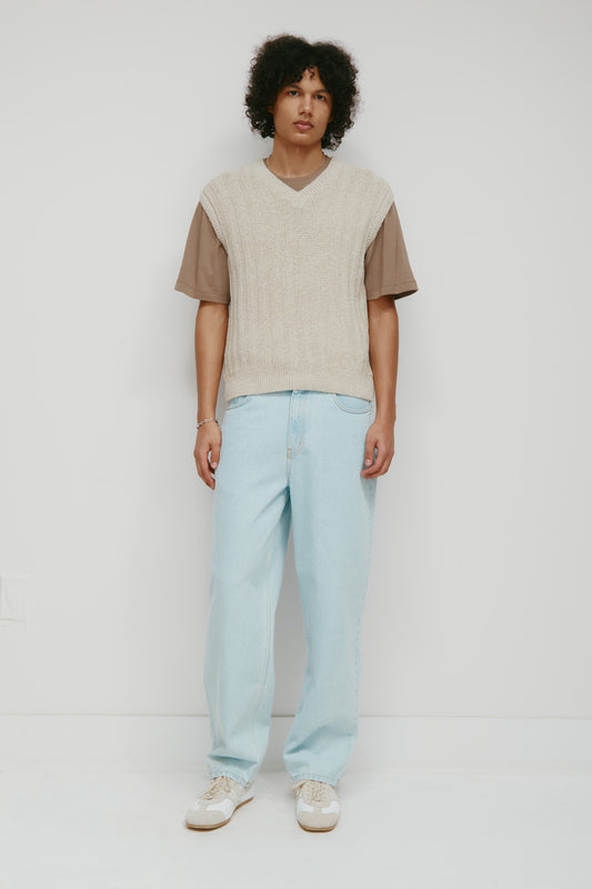 Unisex Antifit Denim in Light Wash