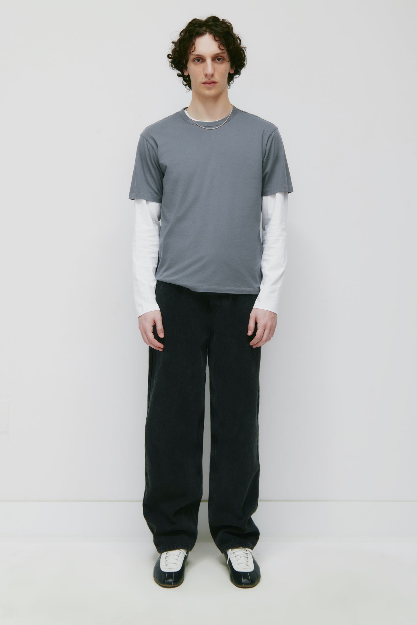 Unisex Antifit Denim in Washed Black