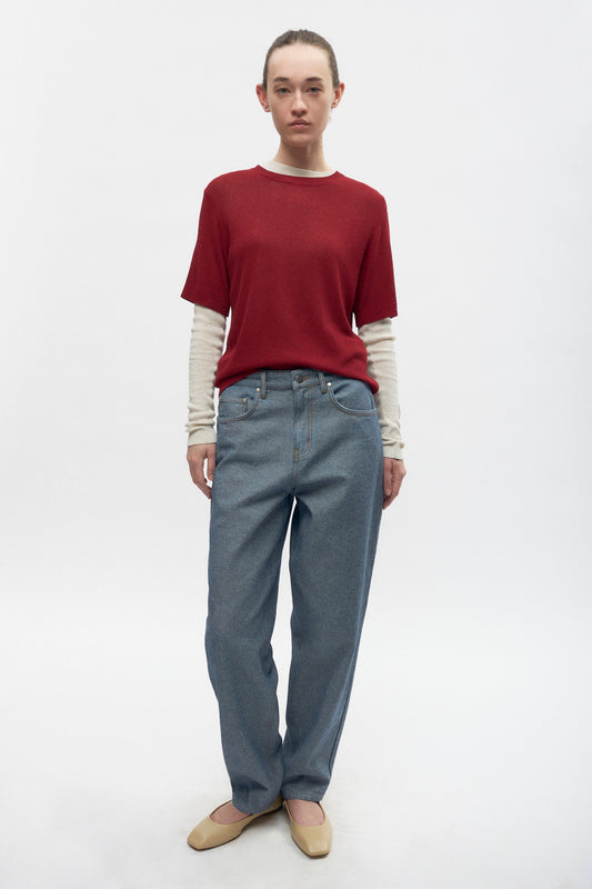 Elizabeth is 5.11" is a regular 24 and is wearing a 26/32.