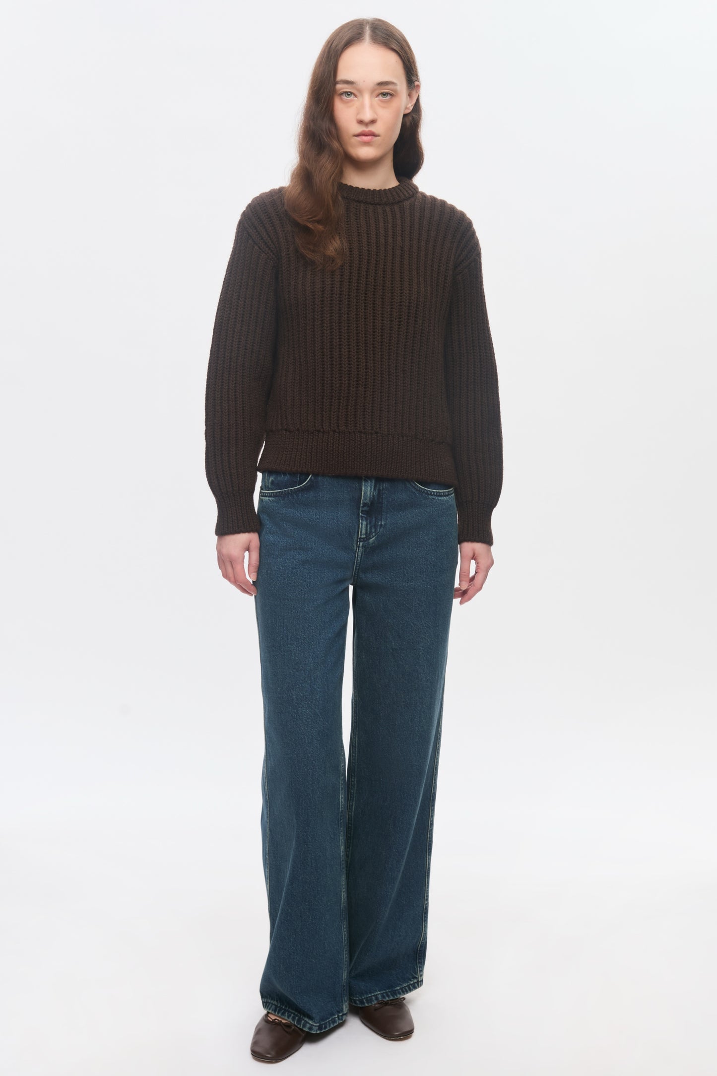 Women's Chunky Wool Crewneck Sweater in Coffee Bean
