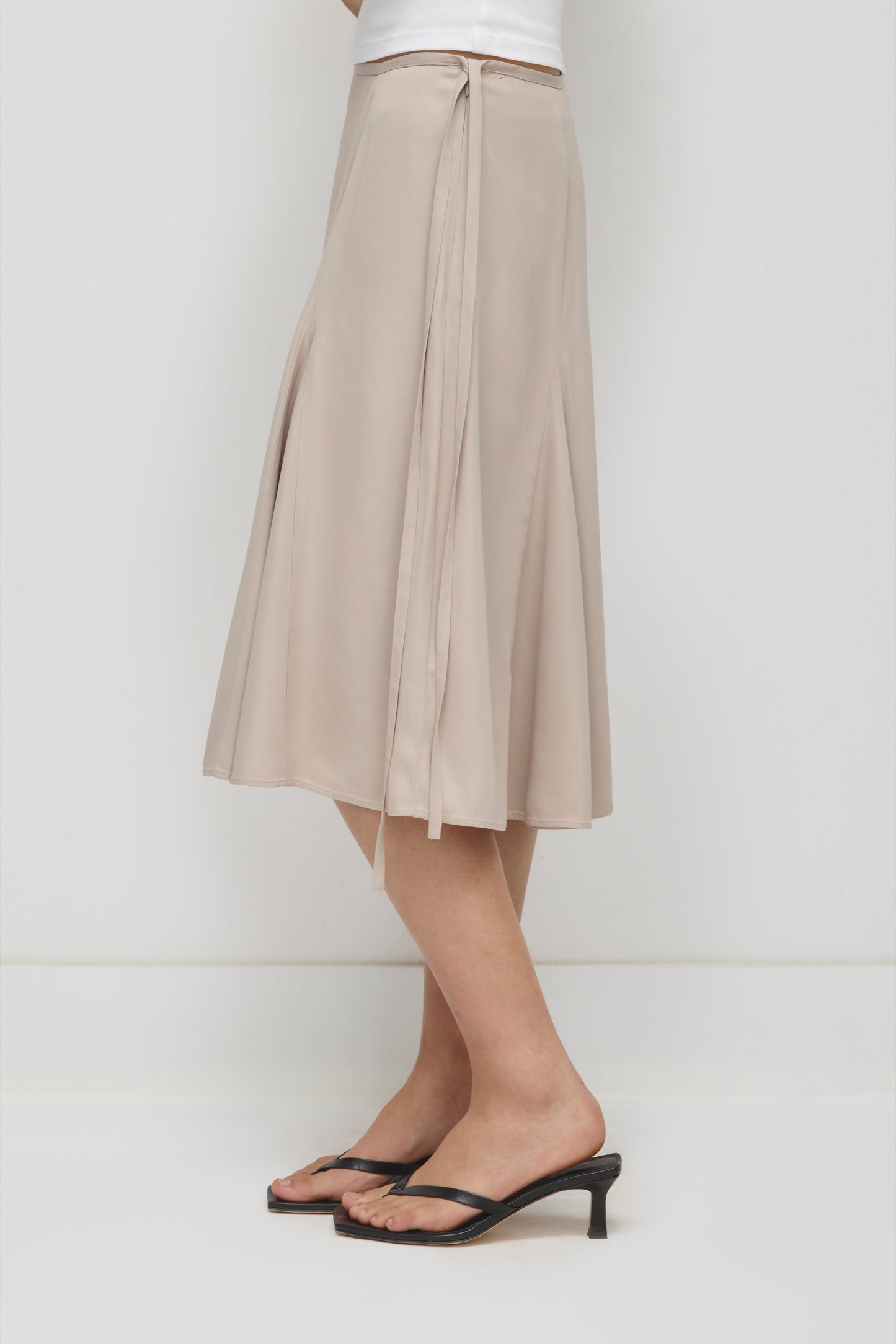 Women's Cleo Midi Skirt in Dove