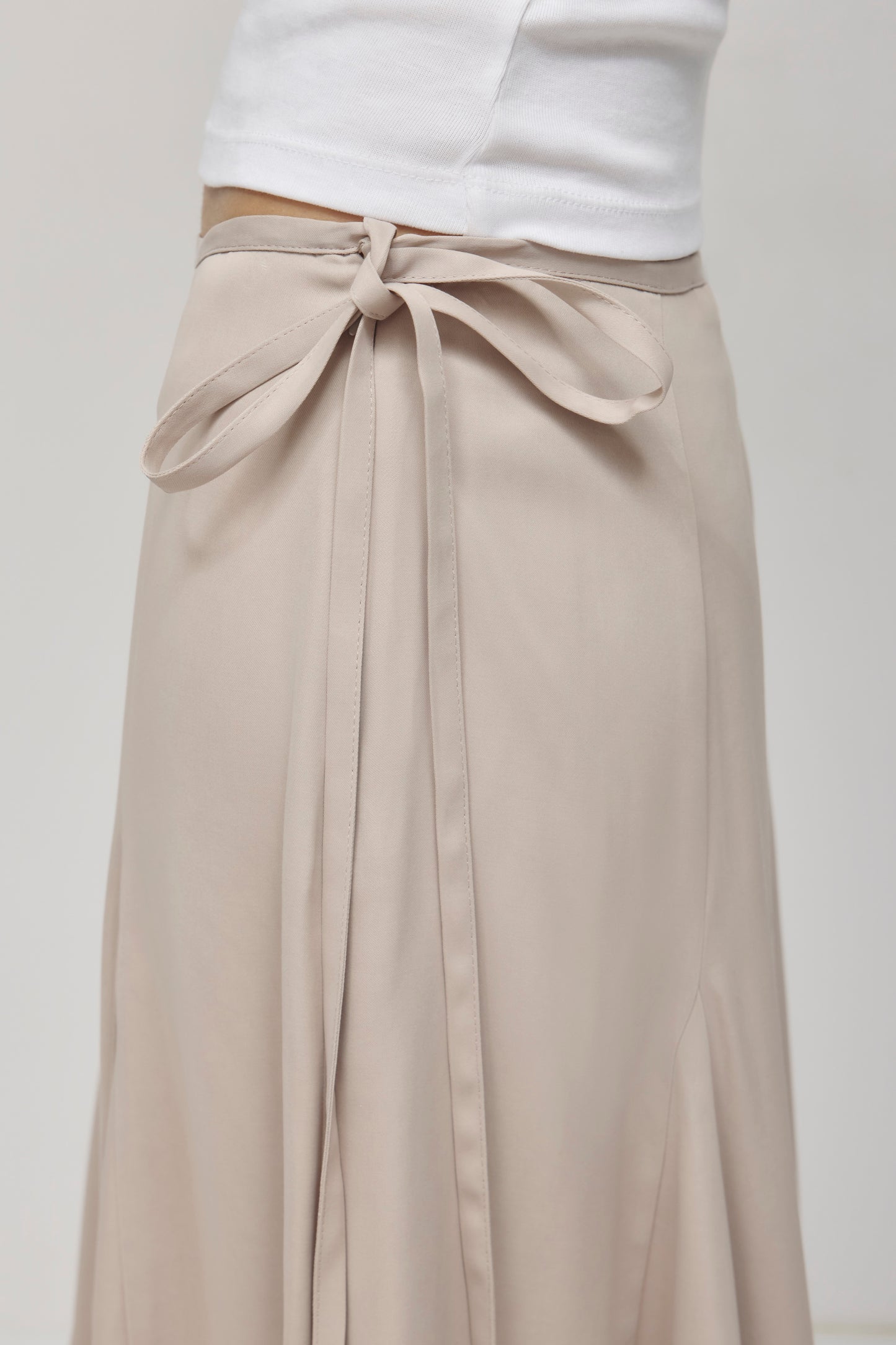 Women's Cleo Midi Skirt in Dove