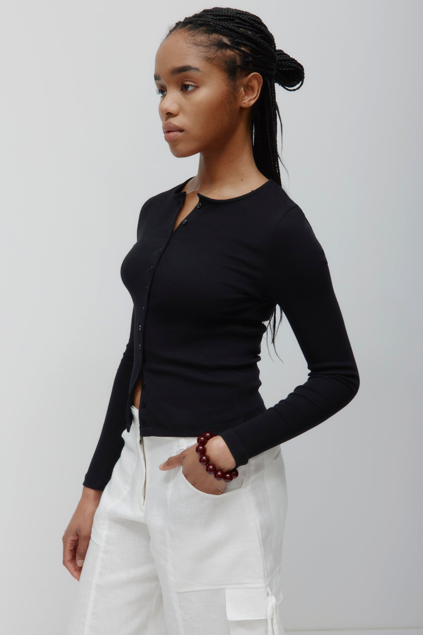 Women's Crew Neck Cardigan in Black