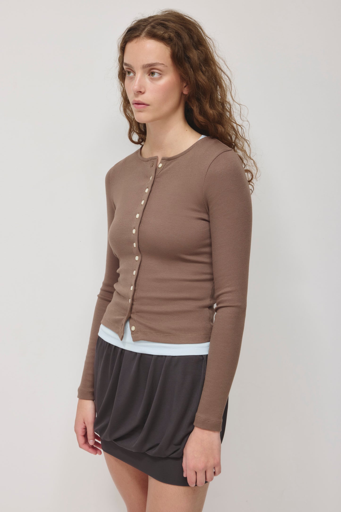 Women's Crew Neck Cardigan in Bark