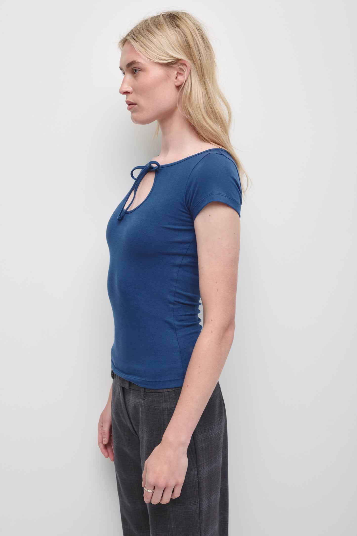 Women's Layn Keyhole Tee in Pacific Blue
