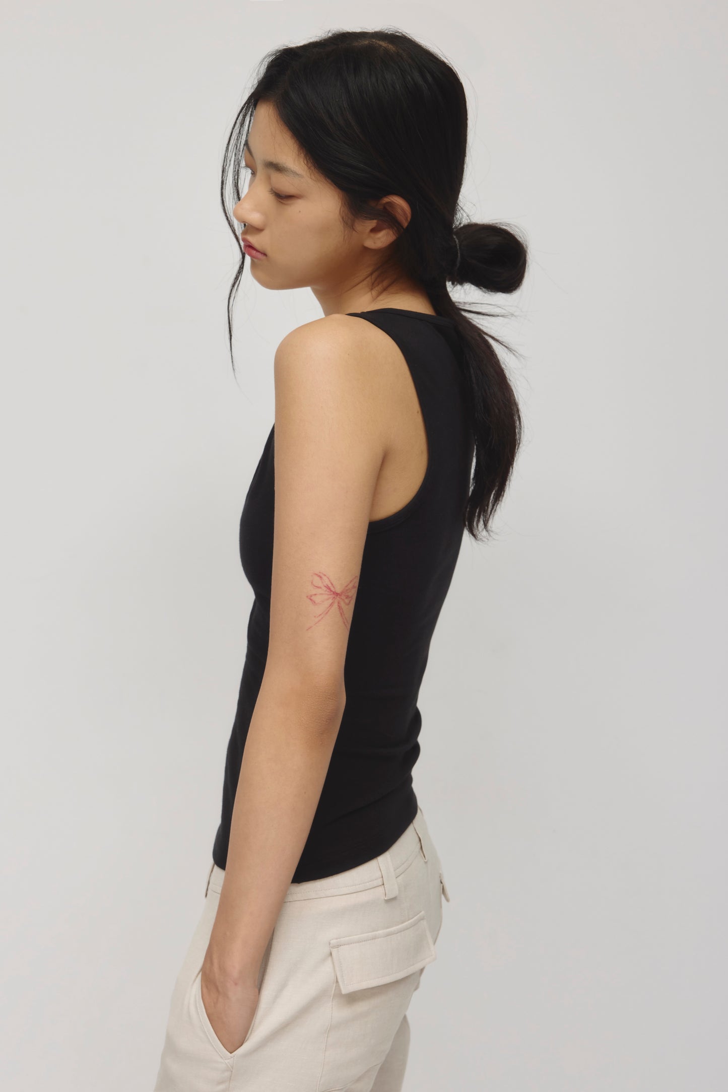 Women's Layn V-Neck Tanks in Black