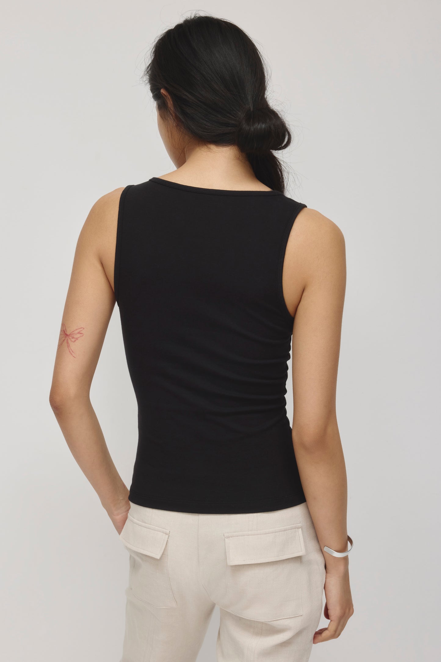 Women's Layn V-Neck Tanks in Black