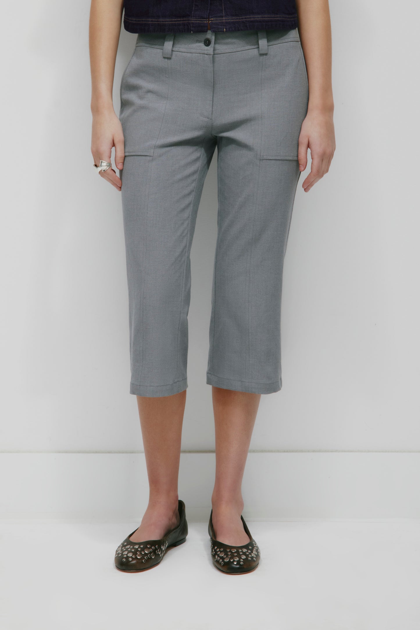 Women's Linen Capri in Medium Grey