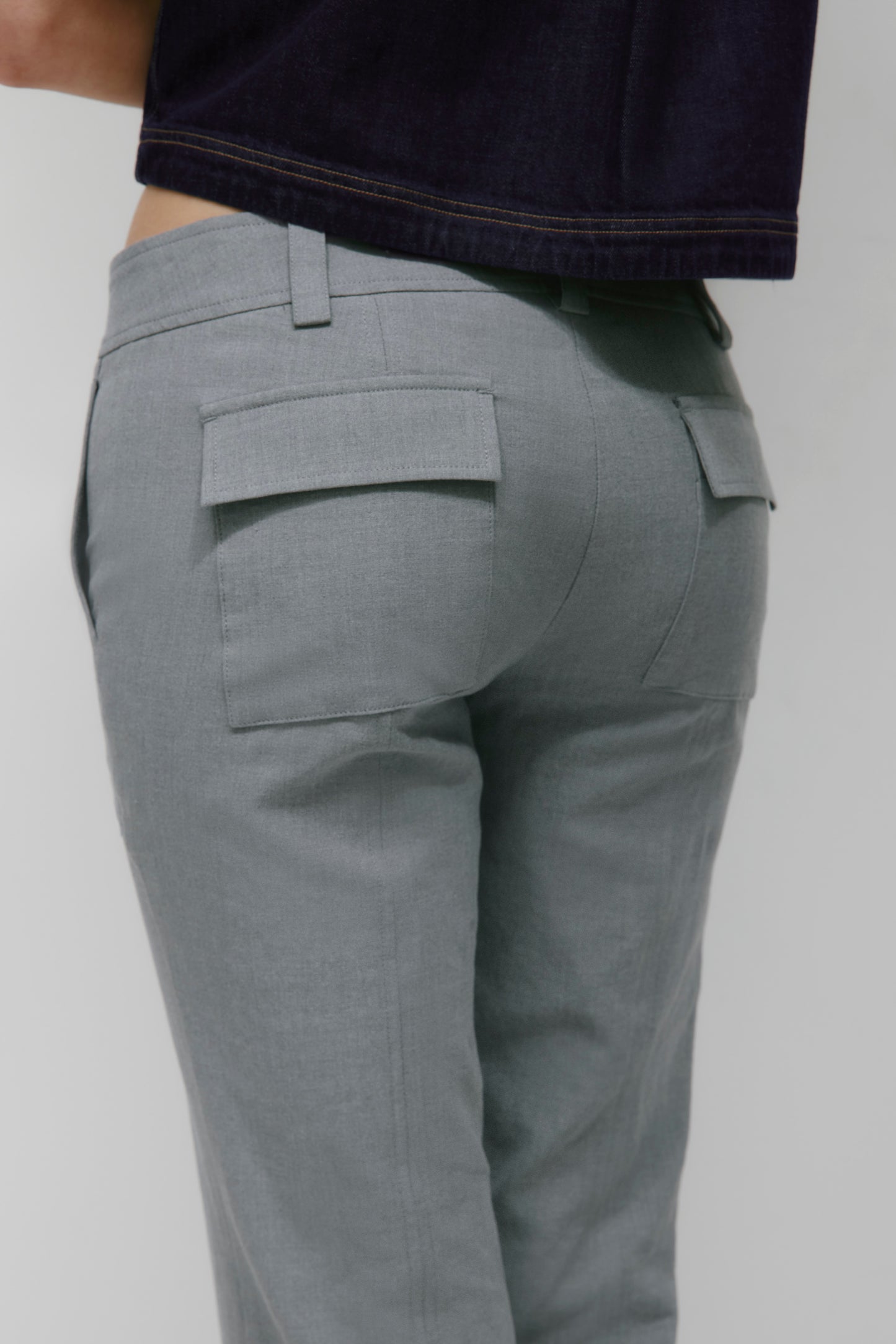 Women's Linen Capri in Medium Grey