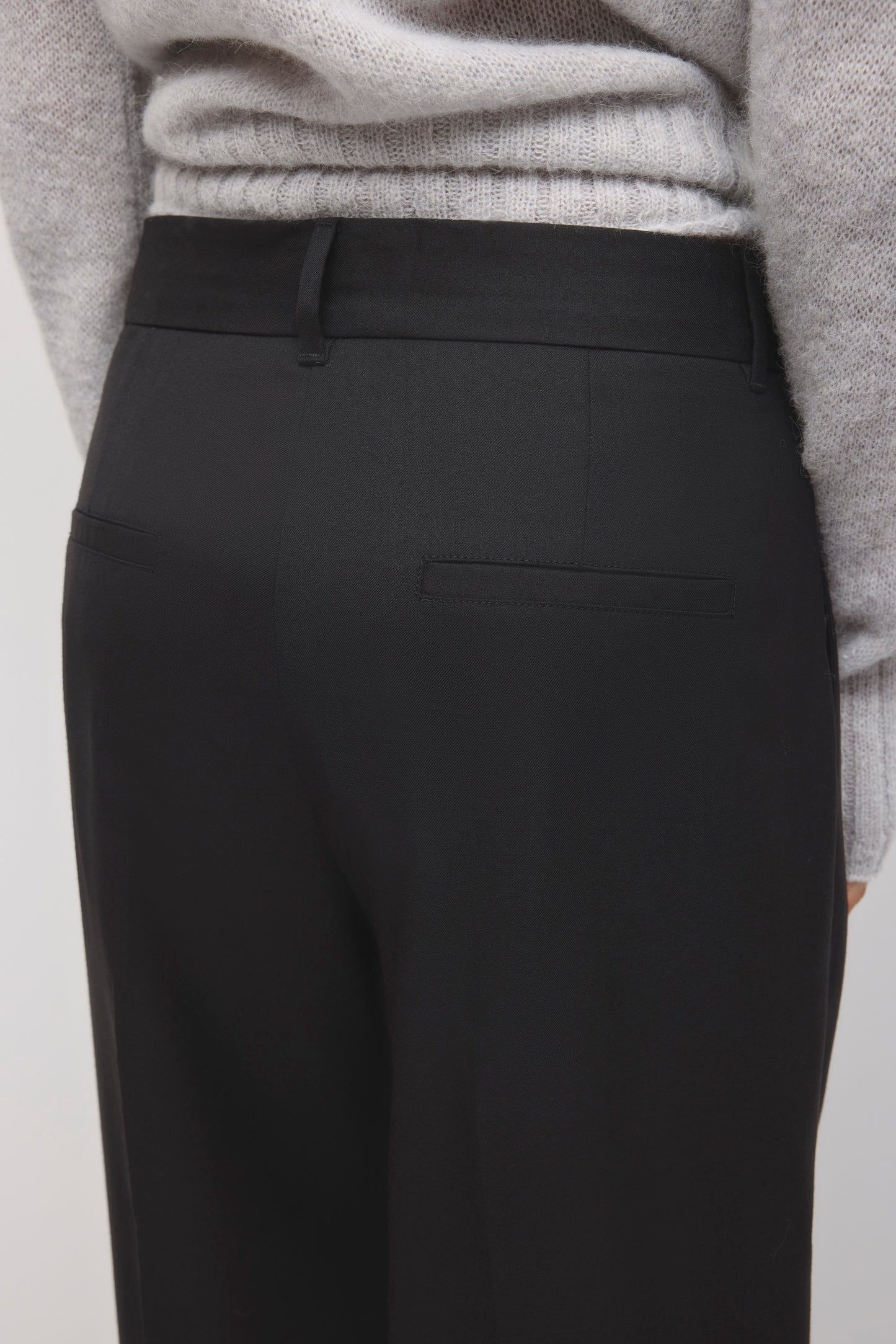 Women's Low Rise Pleated Trouser in Black