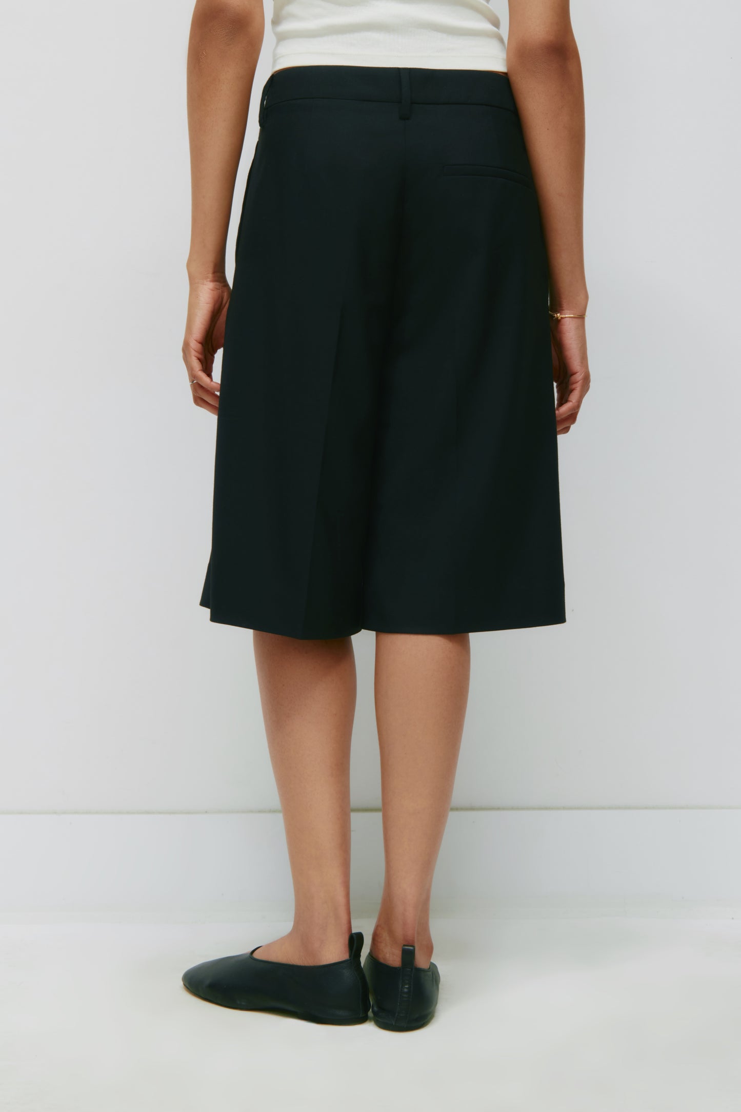 Women's Low Rise Trouser Short in Black